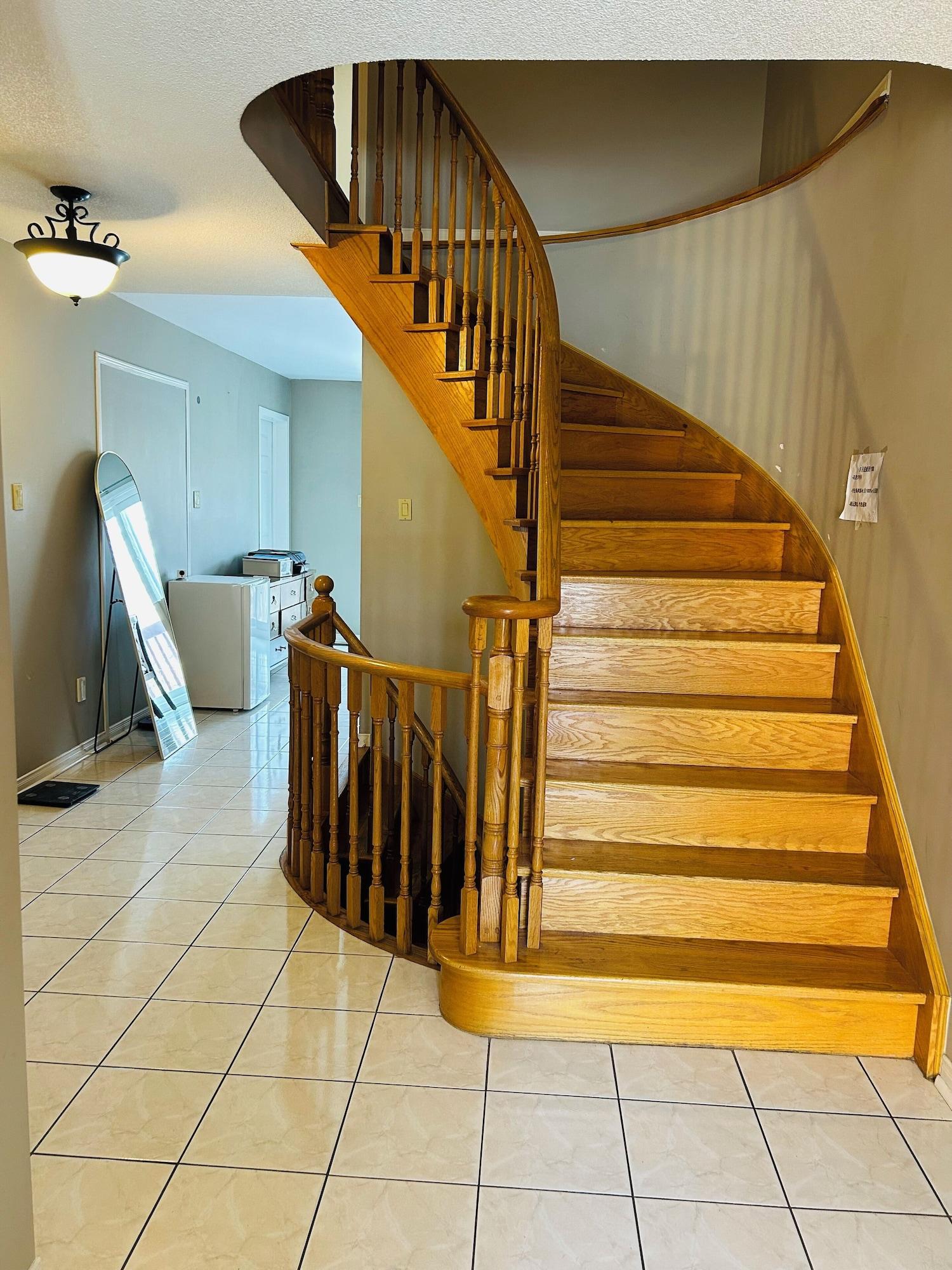 Varios cozy private bedroom near UTSC Toronto