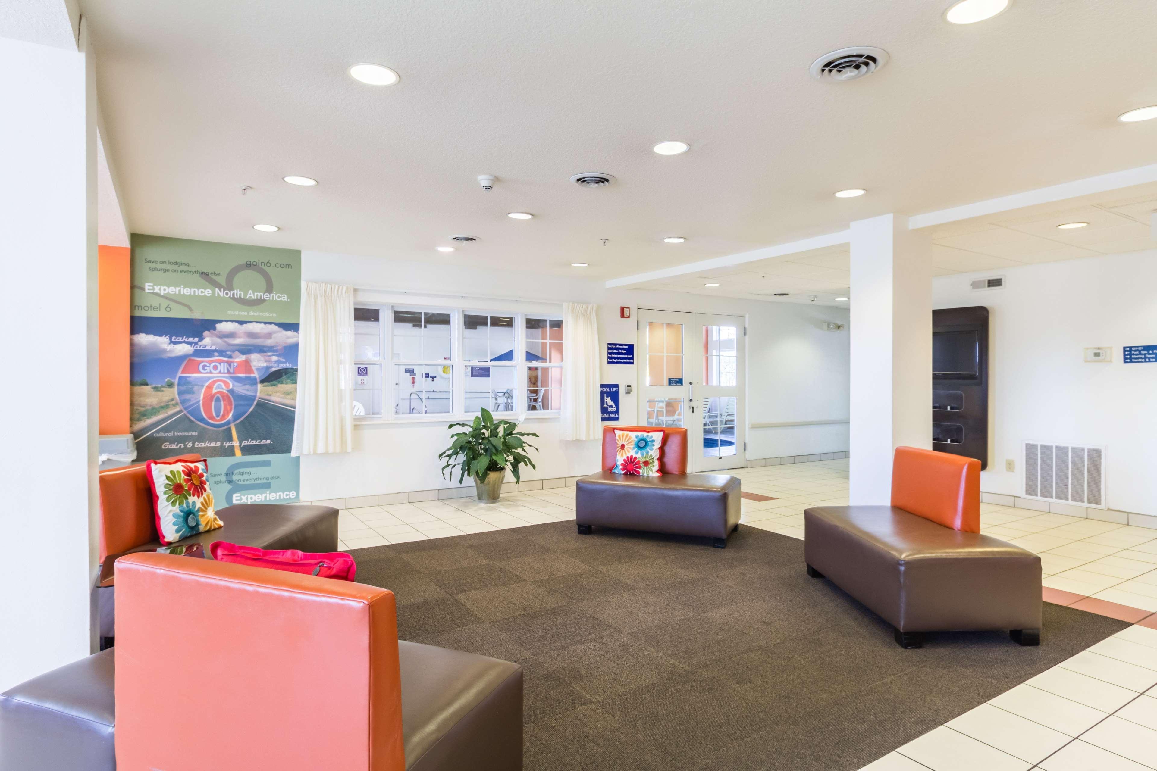 Vista Lobby Motel 6 Sandusky Huron