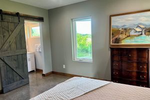 Alquiler Vacacional - Beautiful new 3 bed/ 3.5 bath home minutes from VT and downtown Blacksburg.