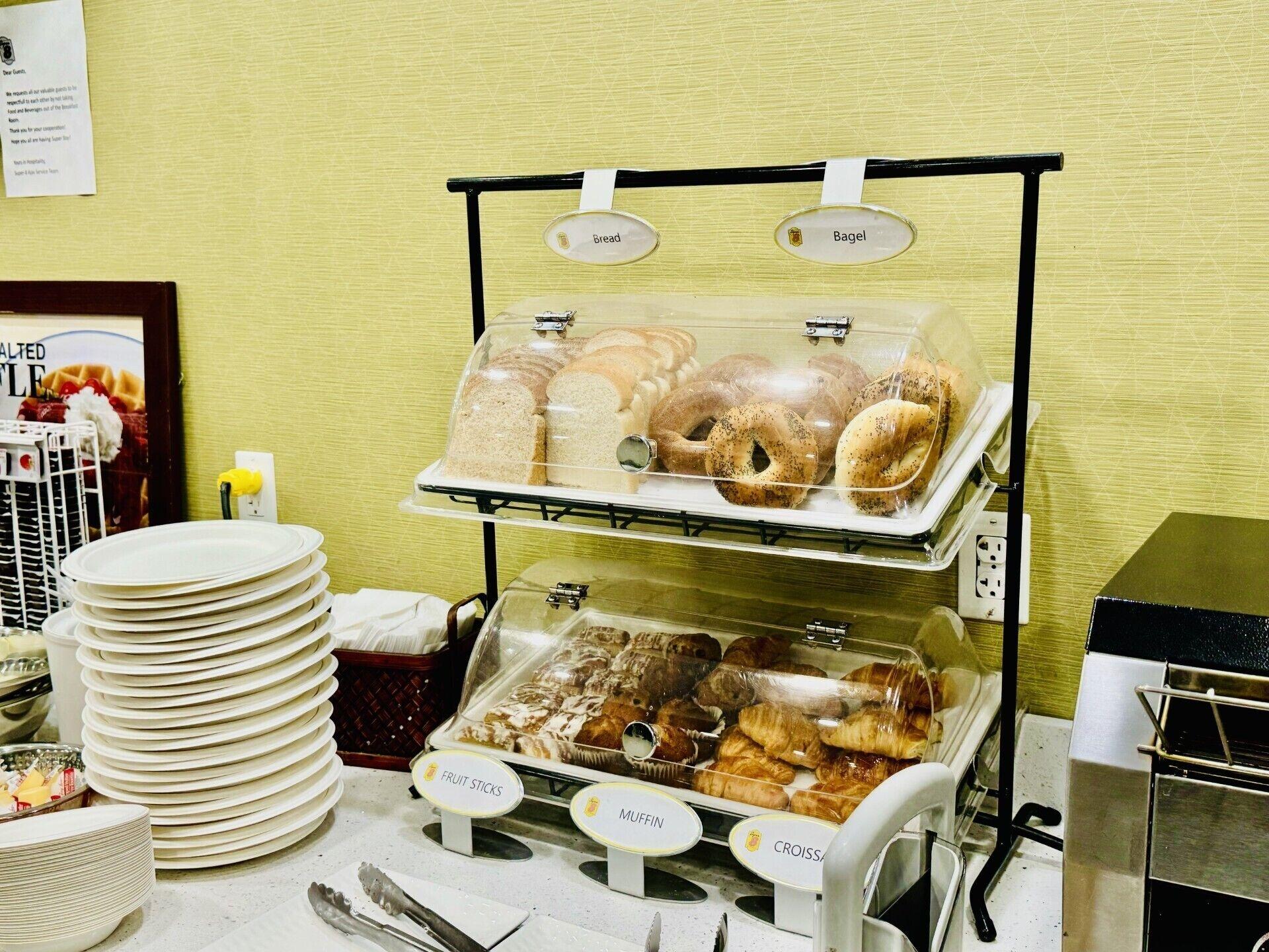 Restaurant Super 8 by Wyndham Ajax/Toronto On