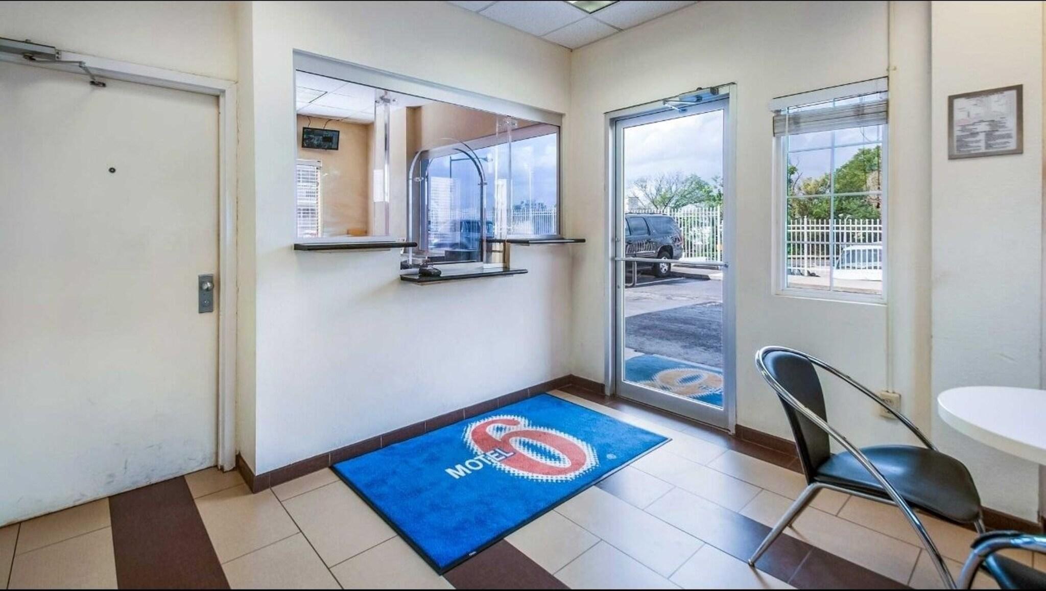 Vista Lobby Motel 6 Washington, DC - Convention Center