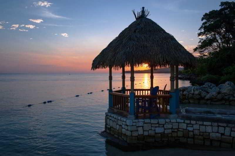 Playa Hermosa Cove Villa Resort and Suites