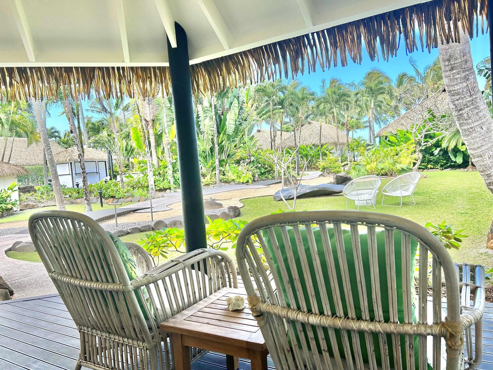 Equipamiento de Habitación Motu Beachfront Art Villas