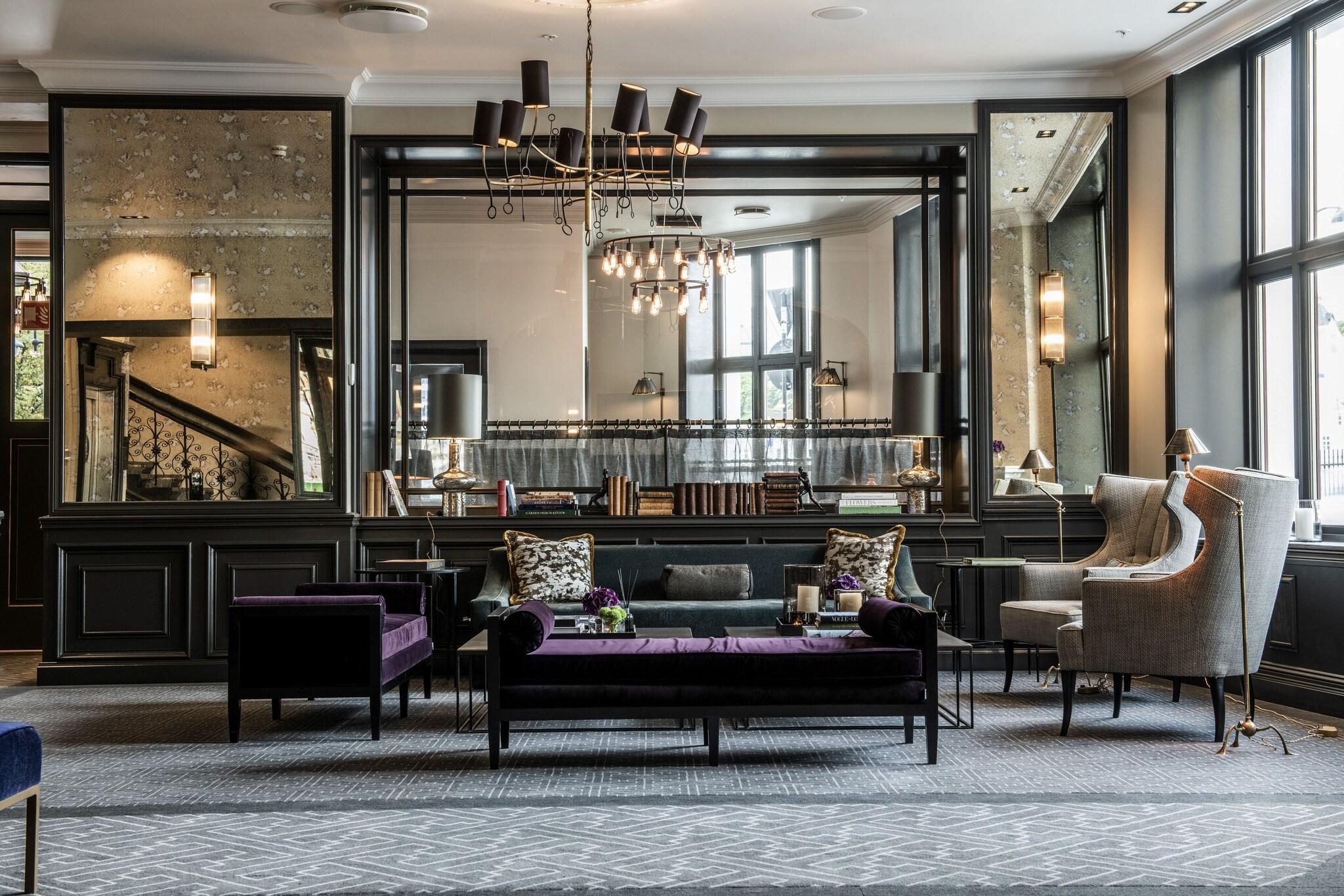 Vista Lobby Victoria Hotel