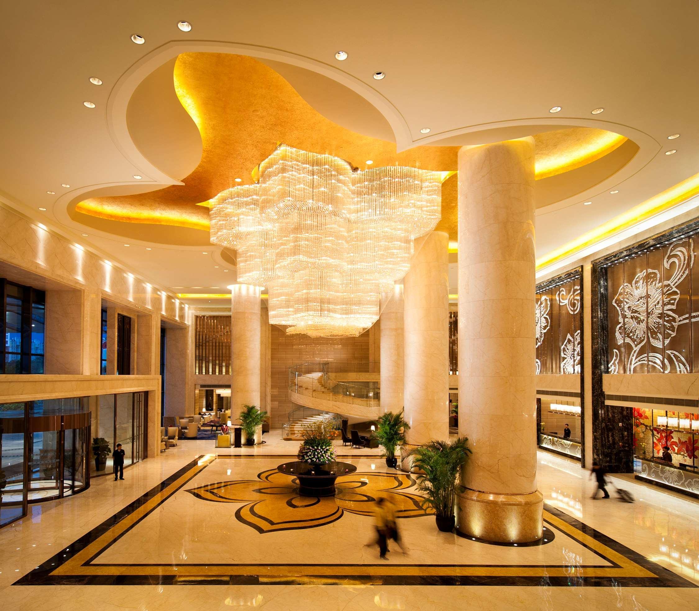Vista Lobby Hilton Guanghzou Baiyun, Chinese name - 广州万富希尔顿酒店