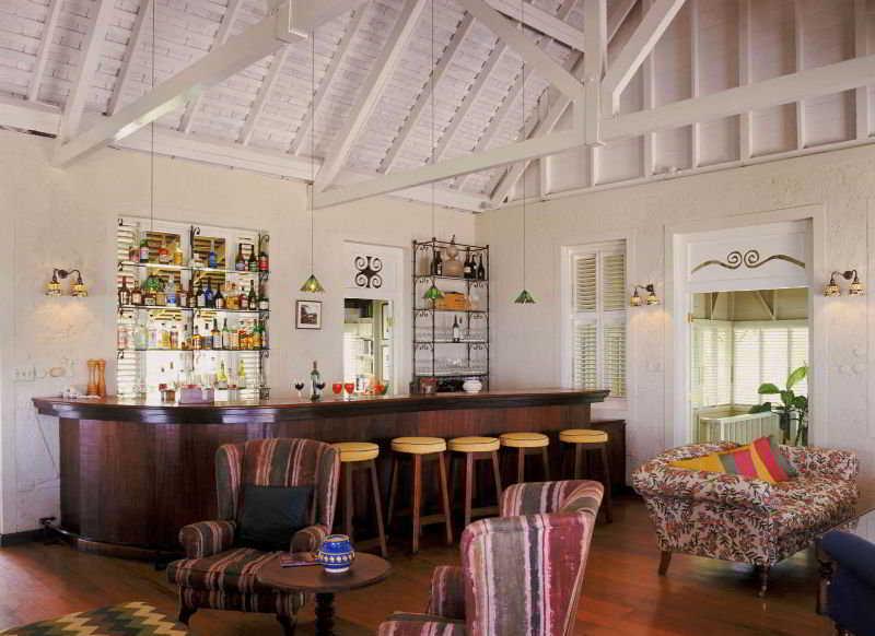 Bar/Salón Strawberry Hill