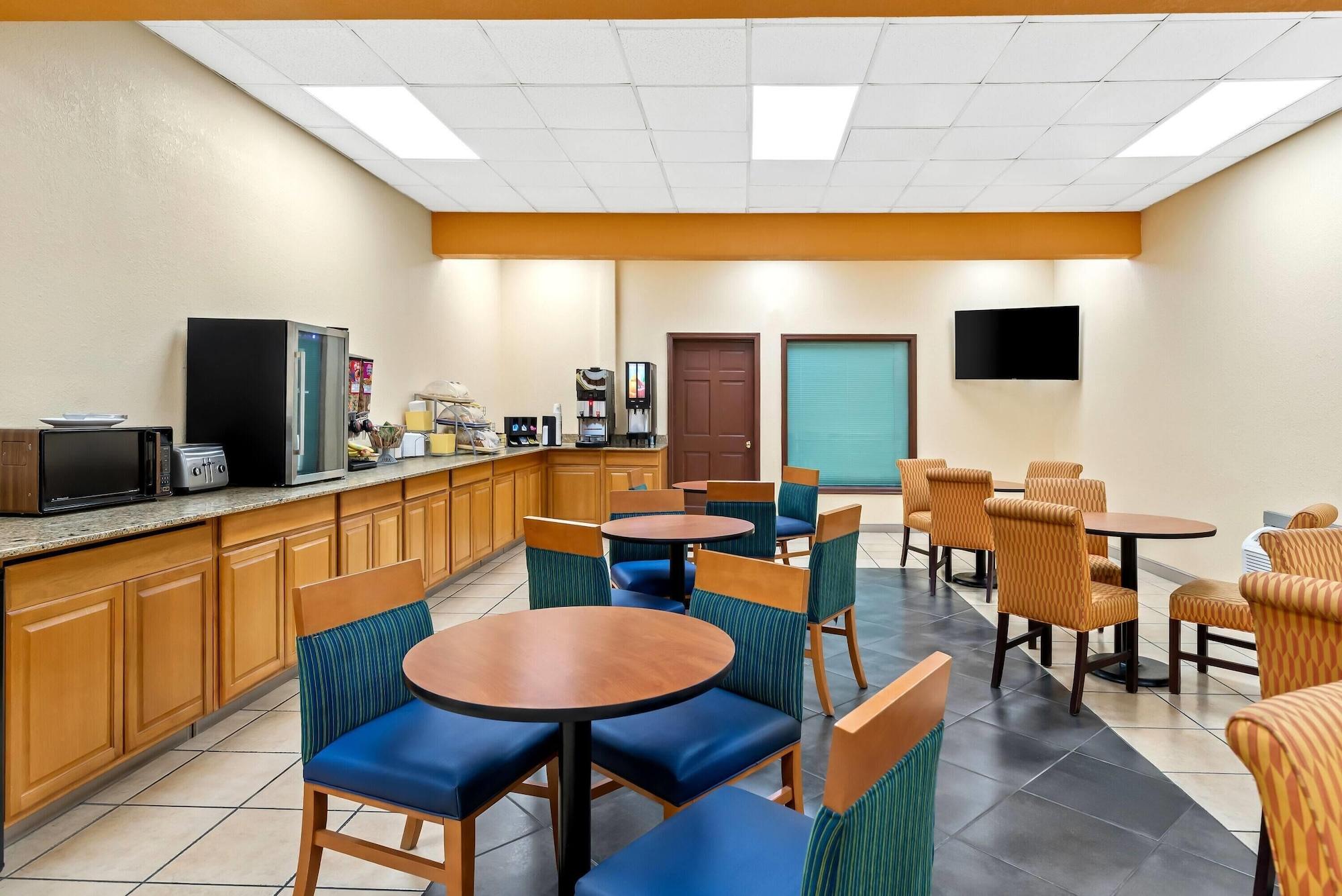Restaurant Days Inn by Wyndham Petersburg/South Fort Lee