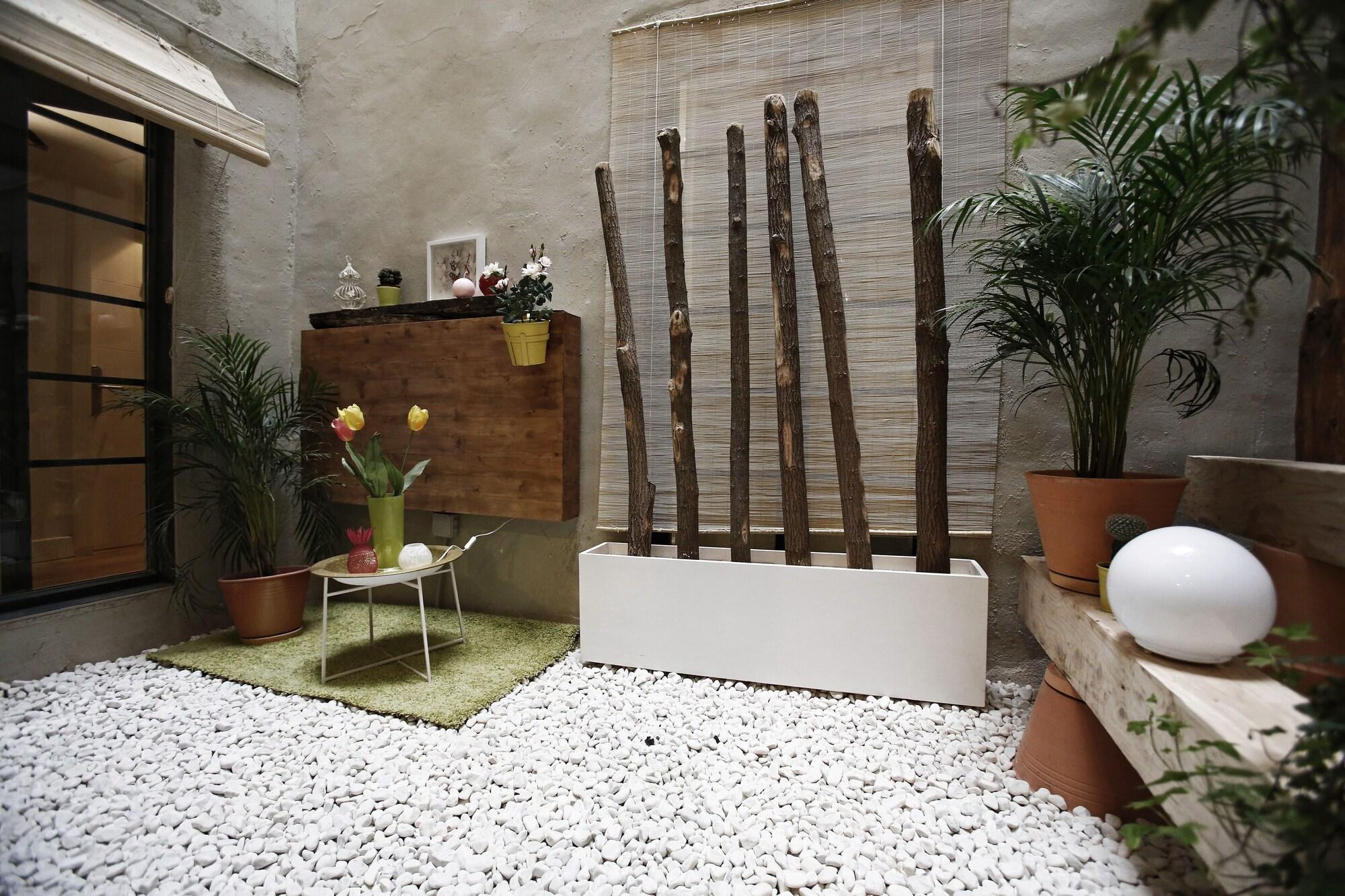 Varios Basque Boutique
