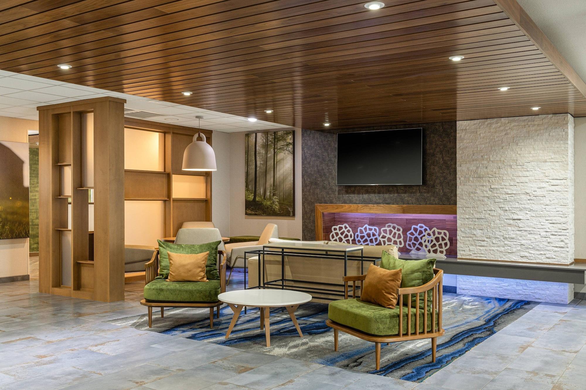 Vista Lobby Fairfield Inn & Suites by Marriott Salina