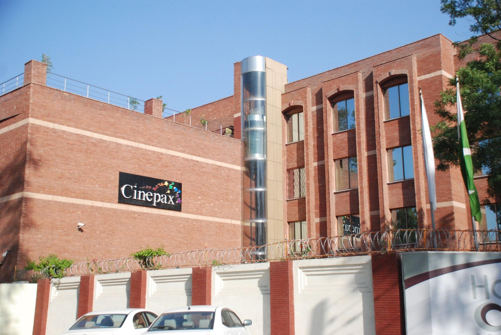 Vista Exterior Hotel One Faisalabad