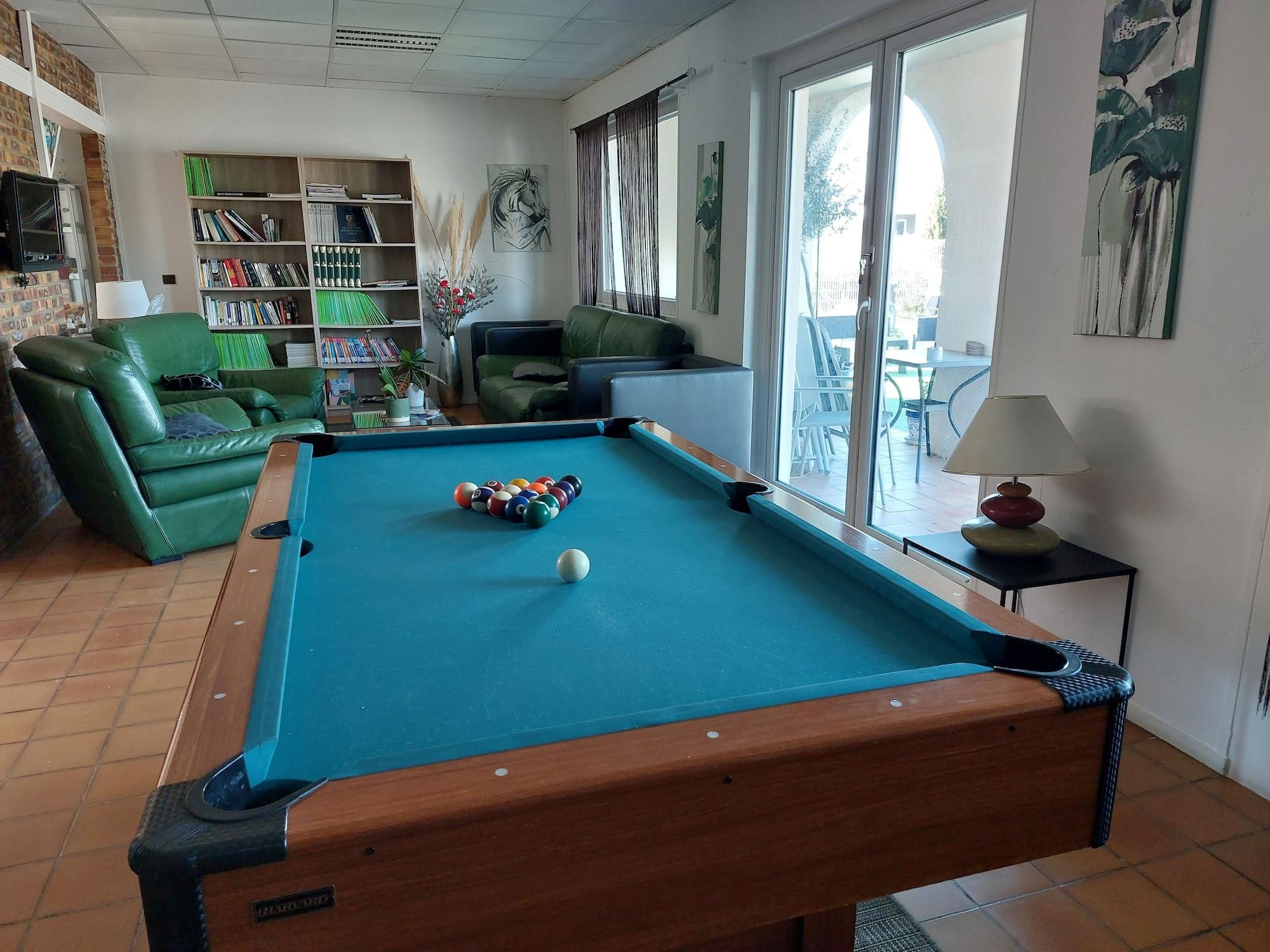 Instalaciones Recreativas Brit Hotel Bosquet