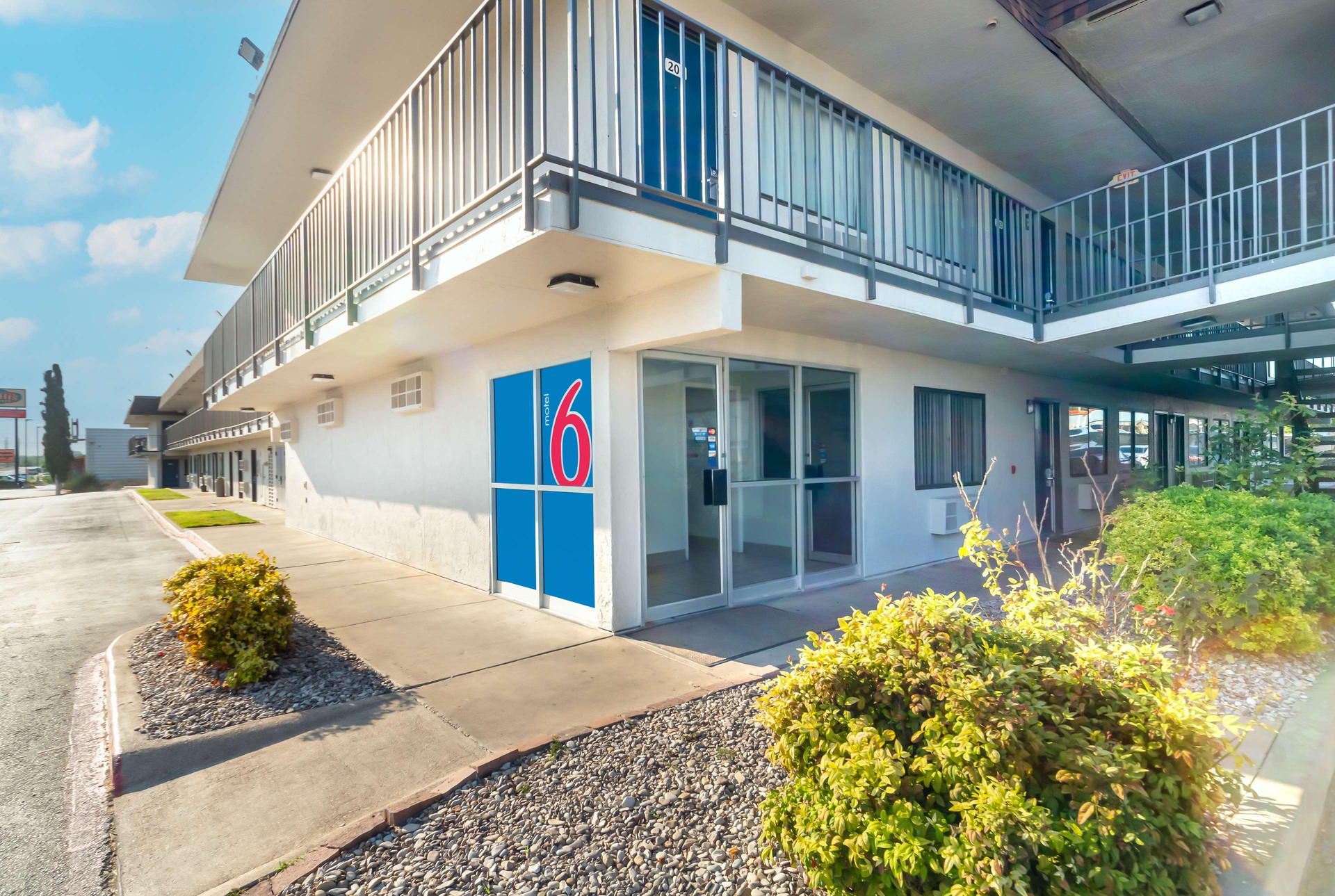 Vista Exterior Motel 6 Del Rio, TX