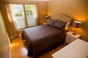Alquiler Vacacional - Lori Lanes 'juliet Cottage' ~ 2 Bedroom ~ Downtown