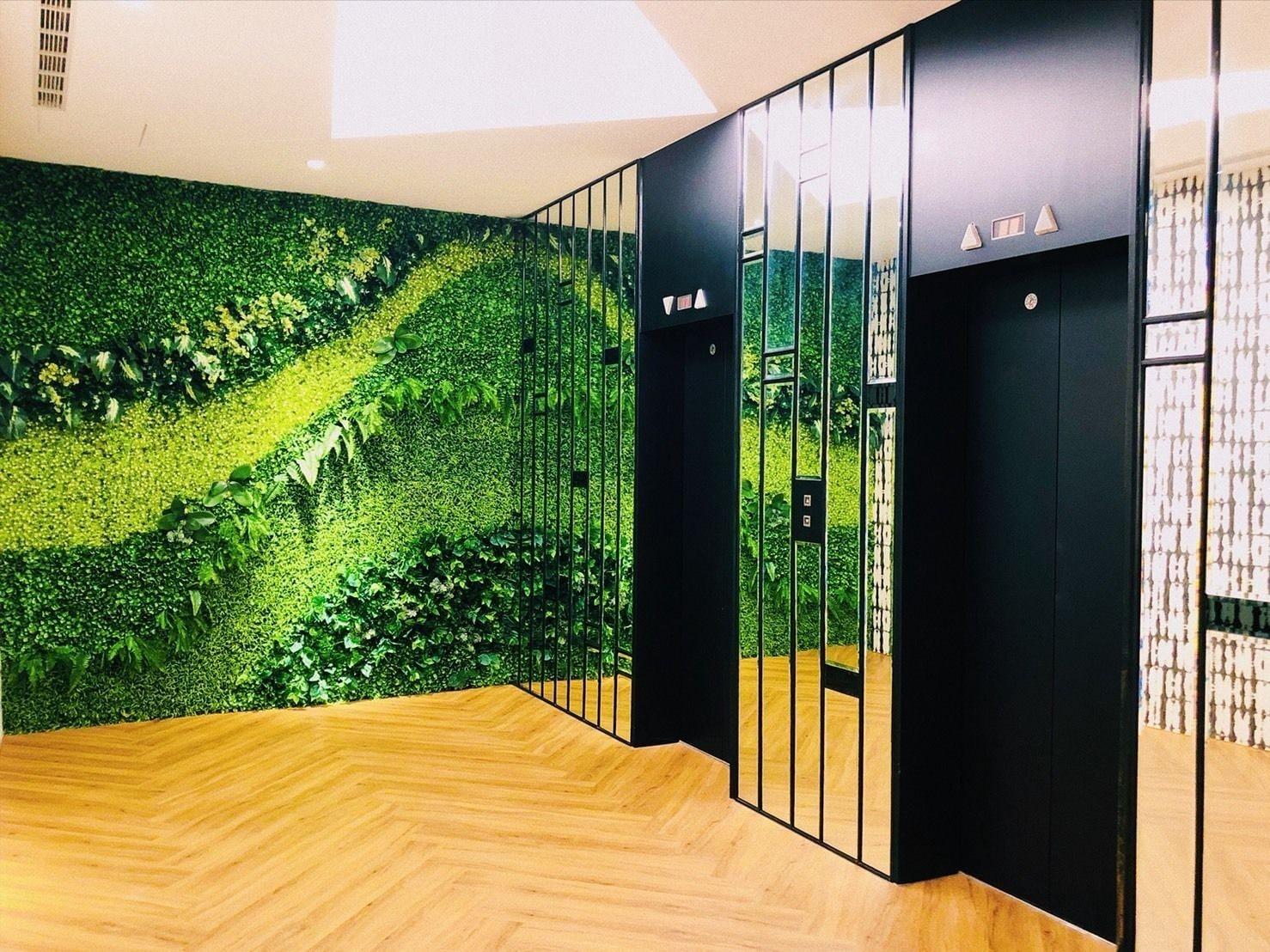 Vista Exterior Metro Hotel - Howard Group