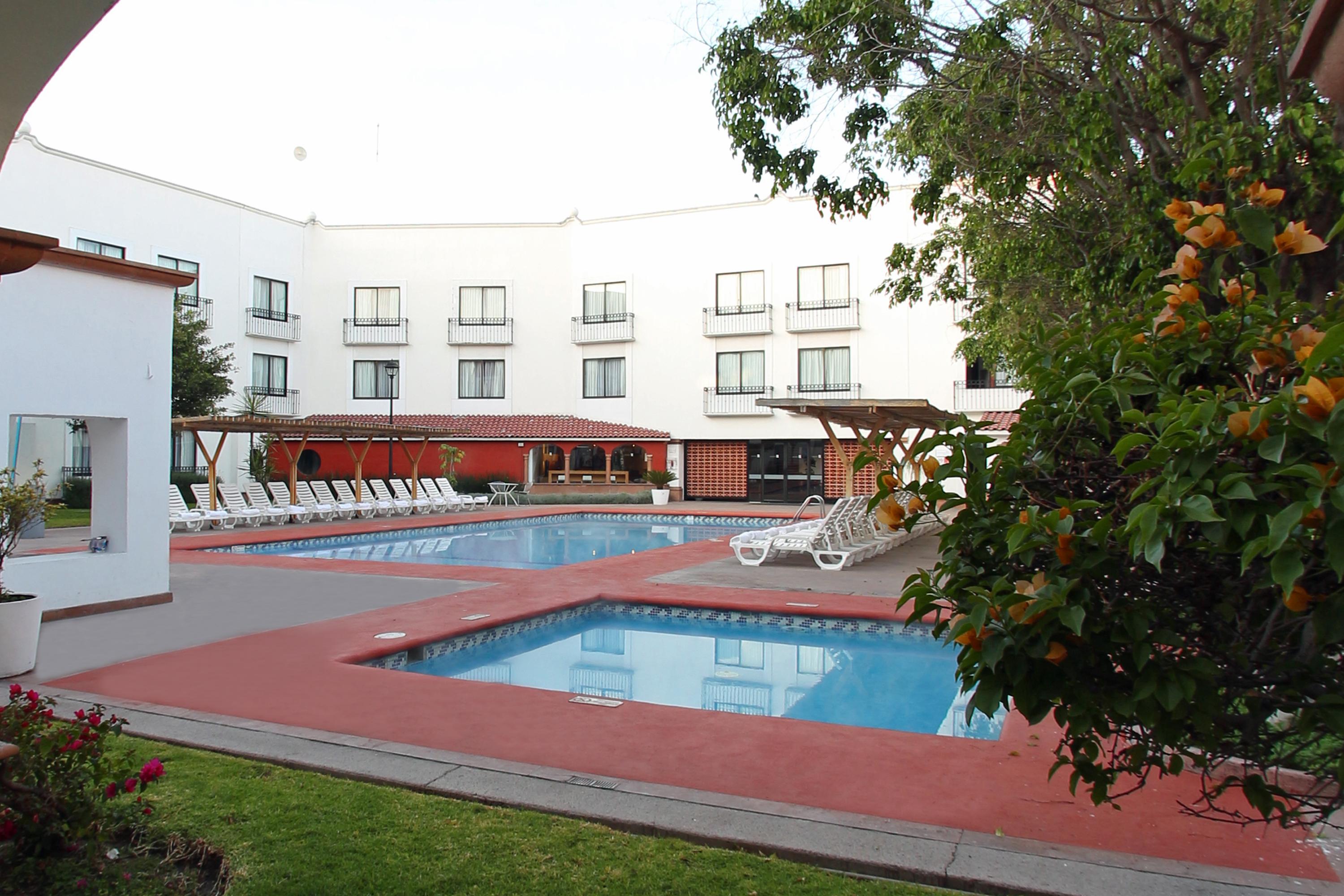 Vista Piscina Fiesta Inn Queretaro