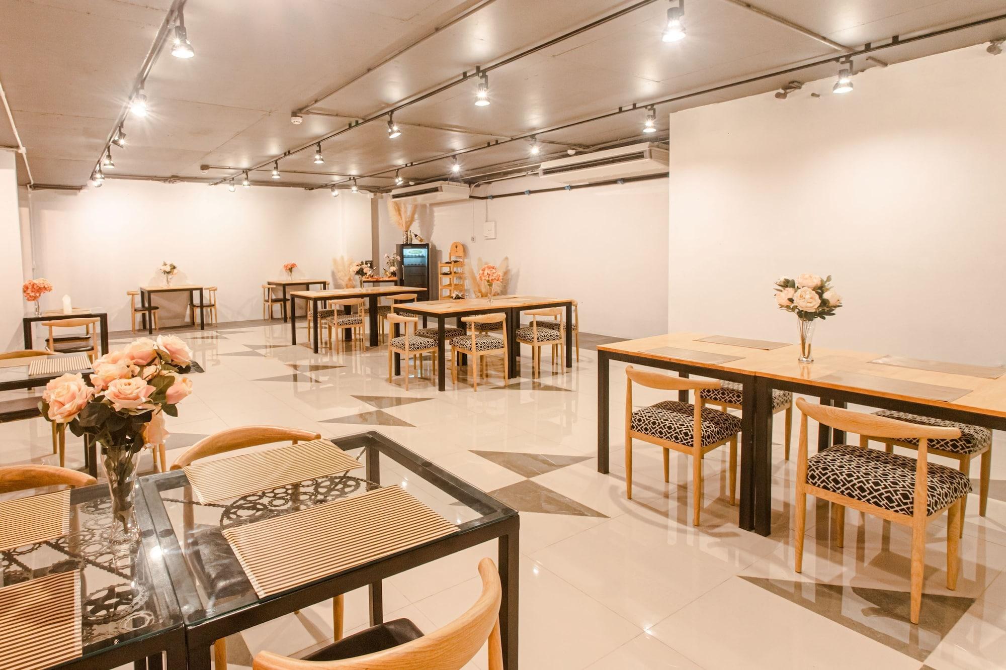Restaurant Tour De Phuket Hotel