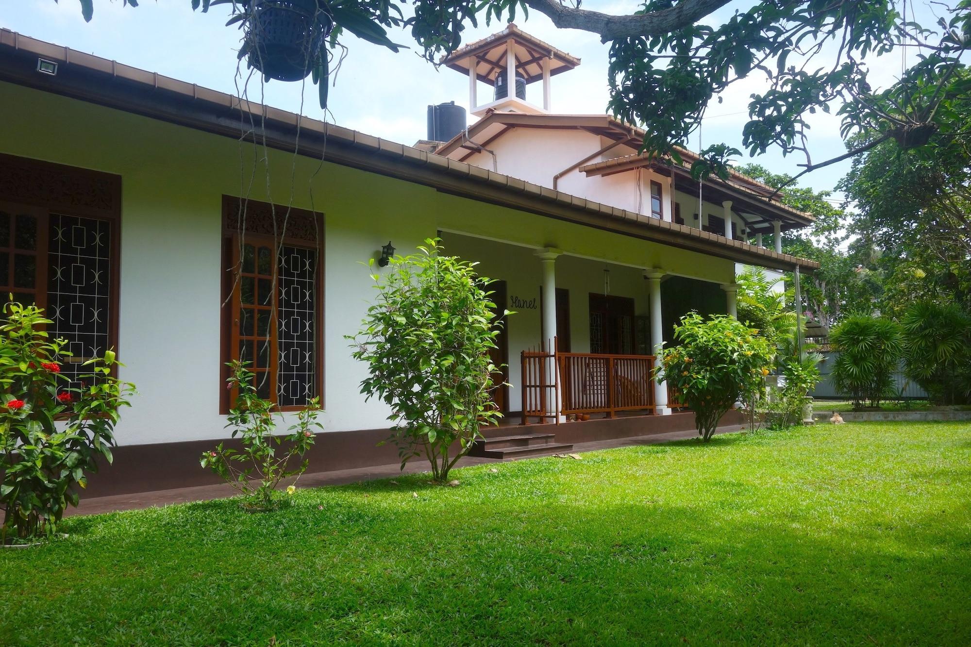 Varios Manel Guesthouse