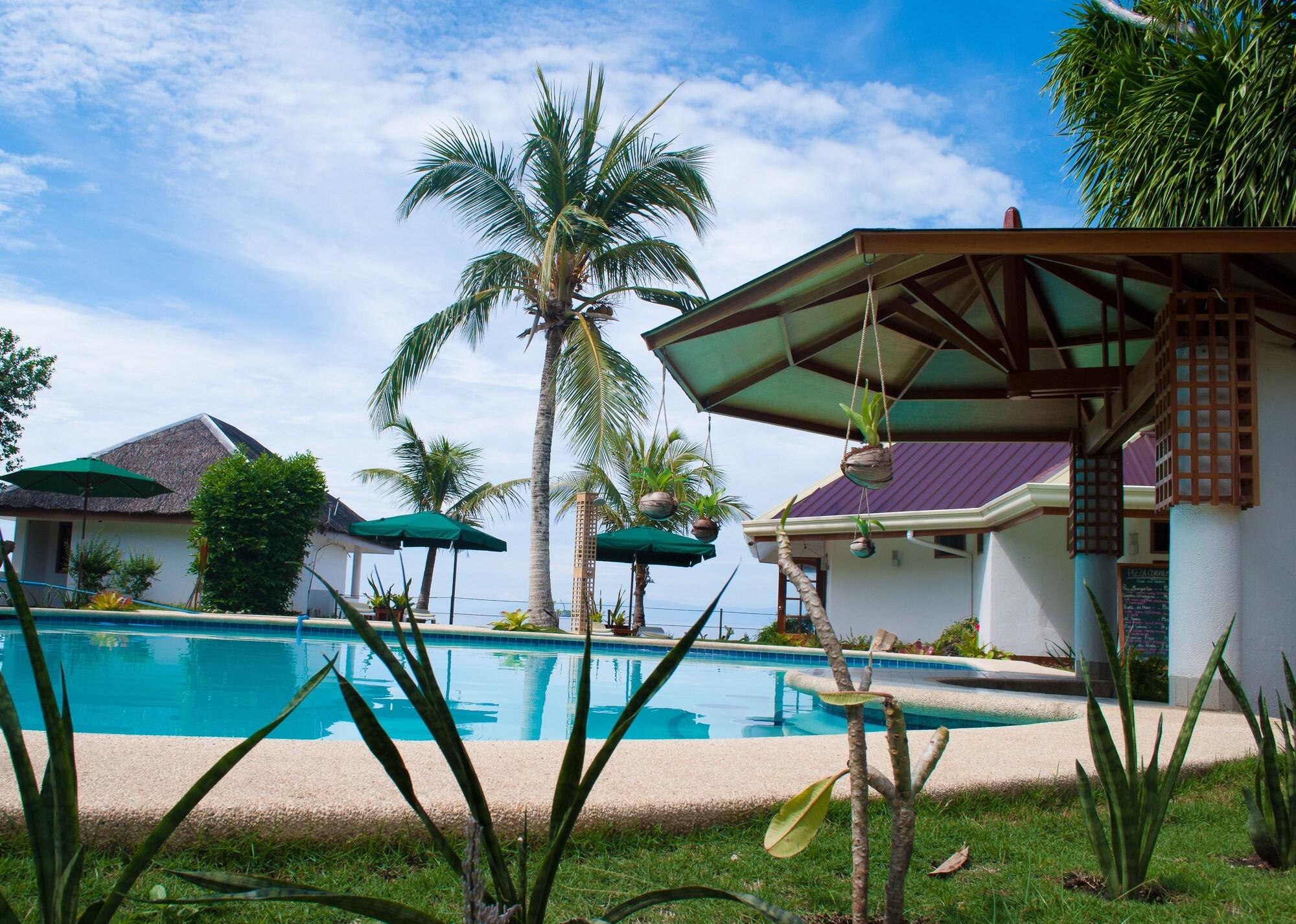 Vista Piscina Quo Vadis Dive Resort Moalboal