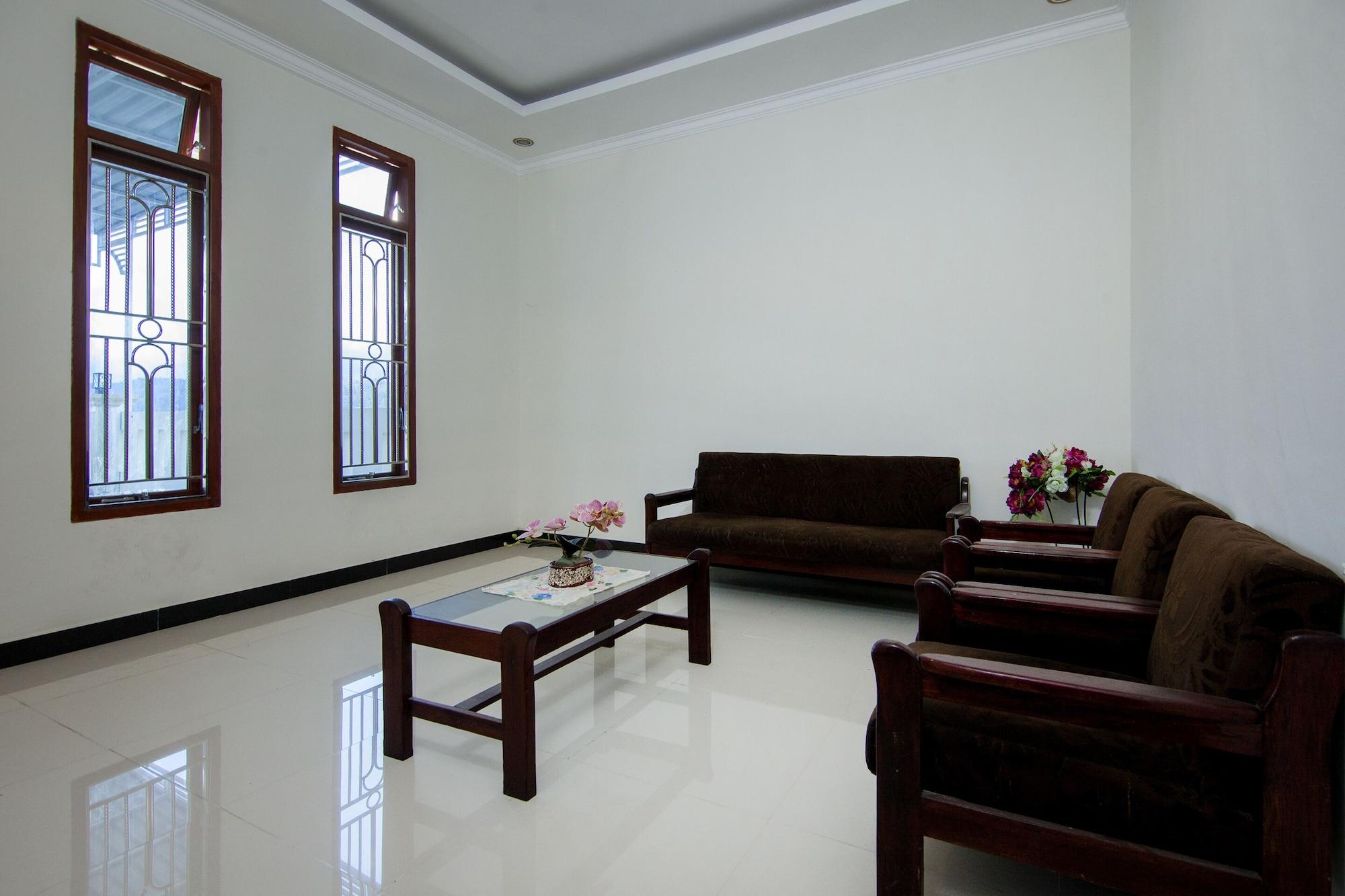 Vista Lobby OYO 2220 PINK'S GUEST HOUSE