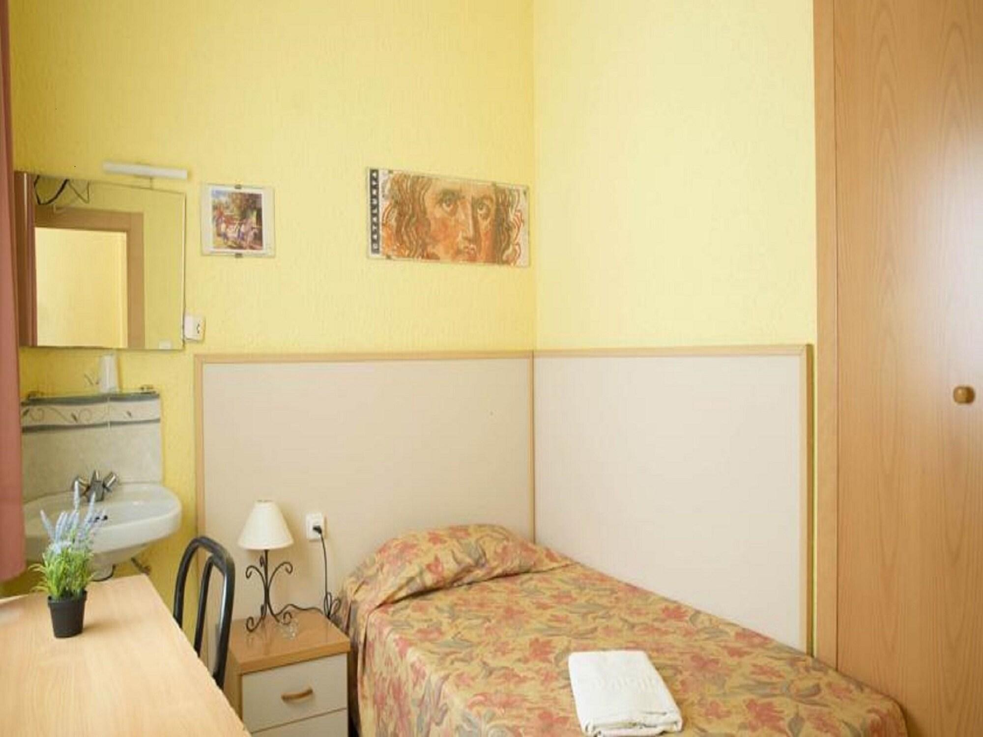 Varios Hostal Alhambra Tarragona