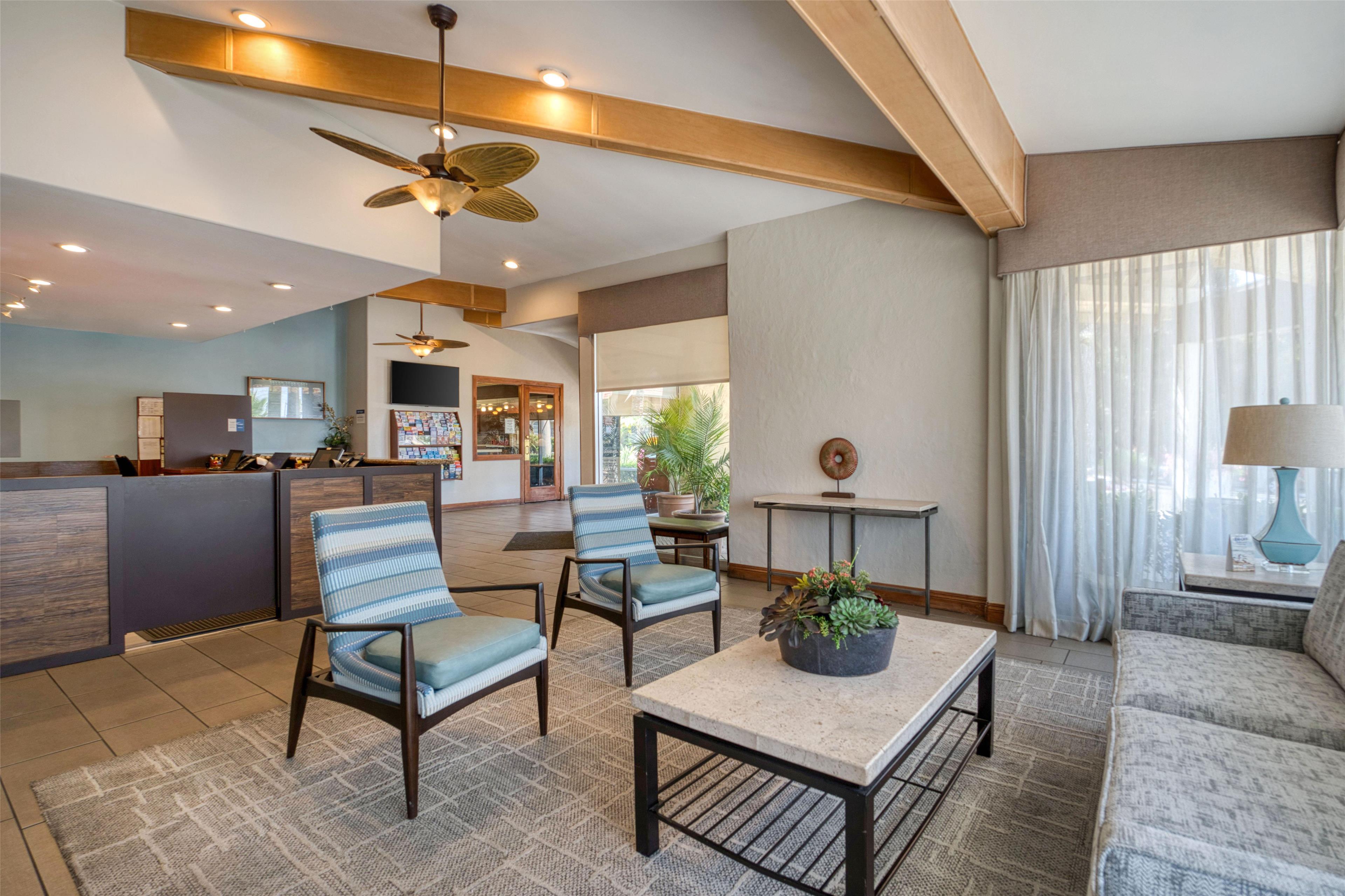 Vista Lobby Best Western Seven Seas
