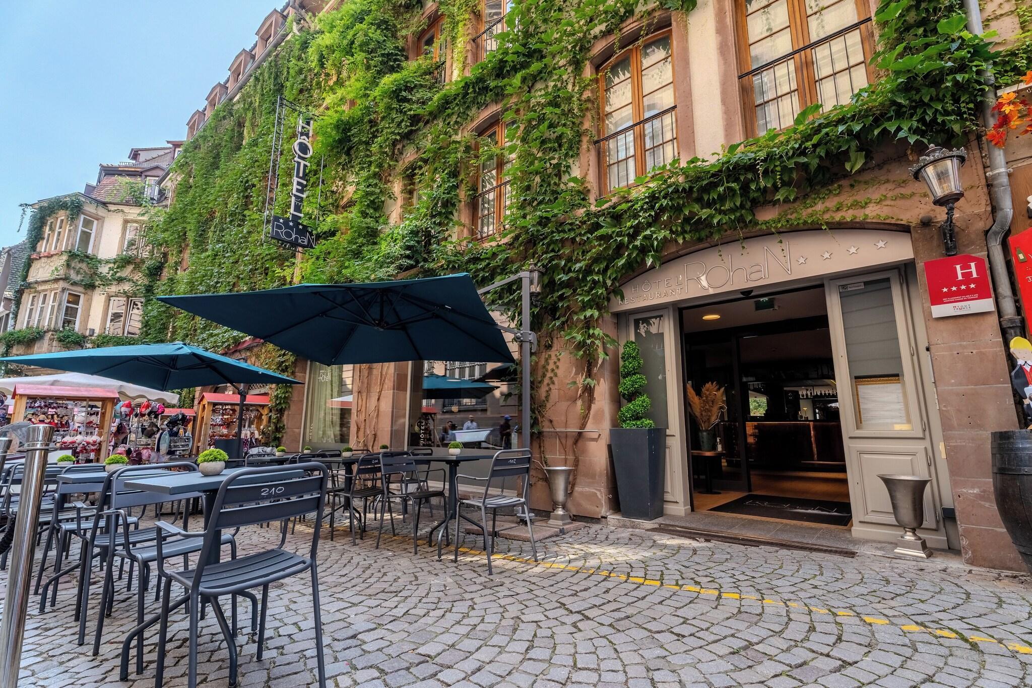 Vista Exterior Hotel Cardinal De Rohan