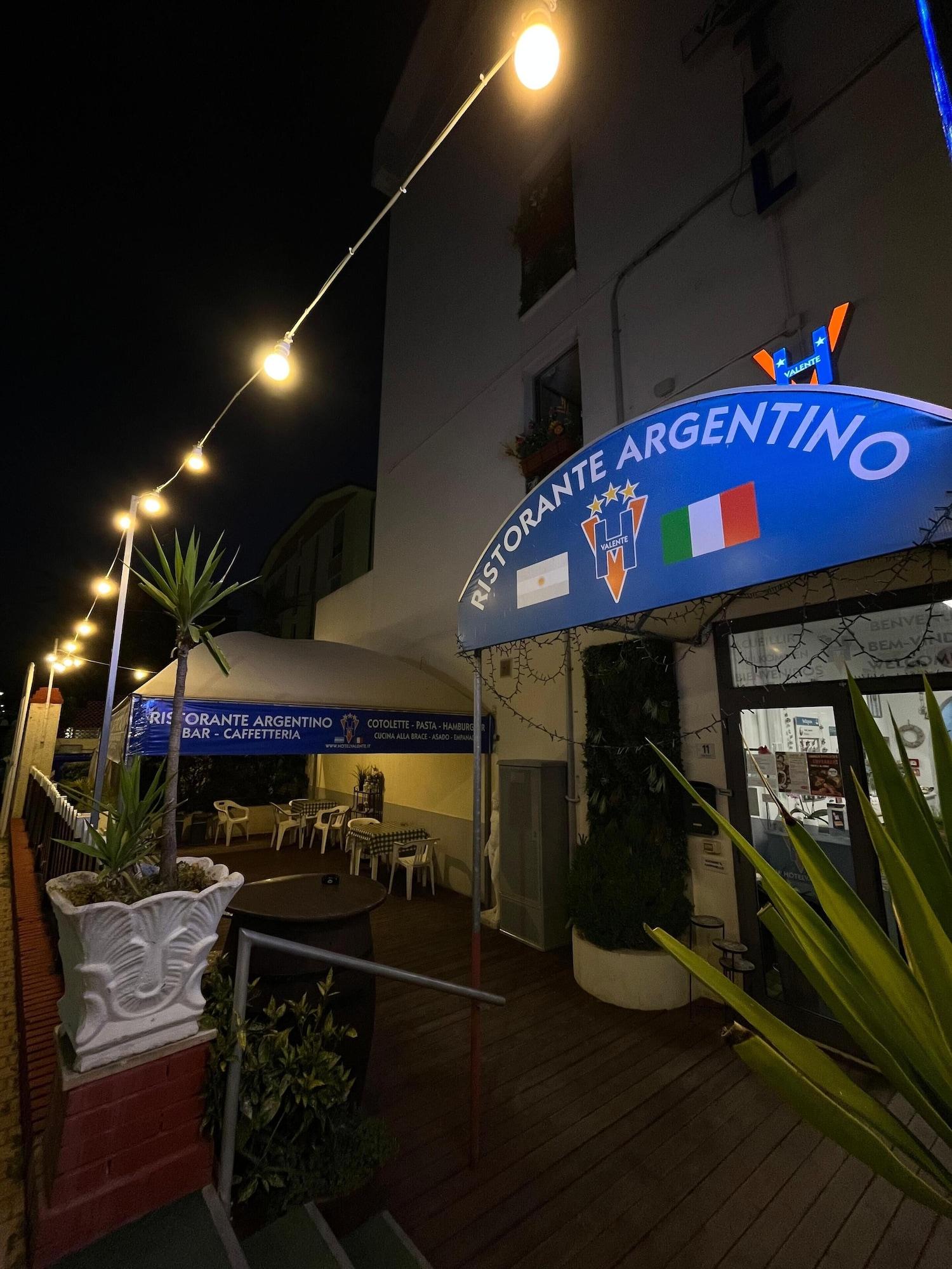 Vista Exterior Hotel Valente