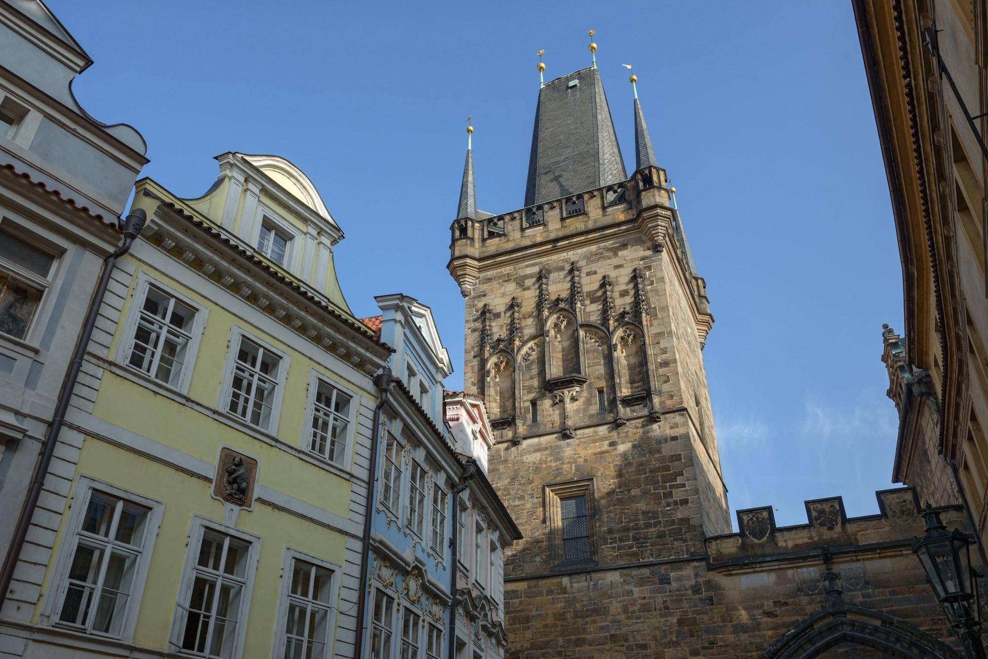 Vista Exterior Charles Bridge Economic Hostel