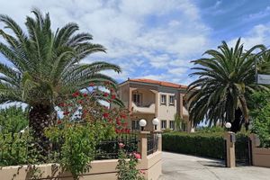 Alojamiento - Shine Studios