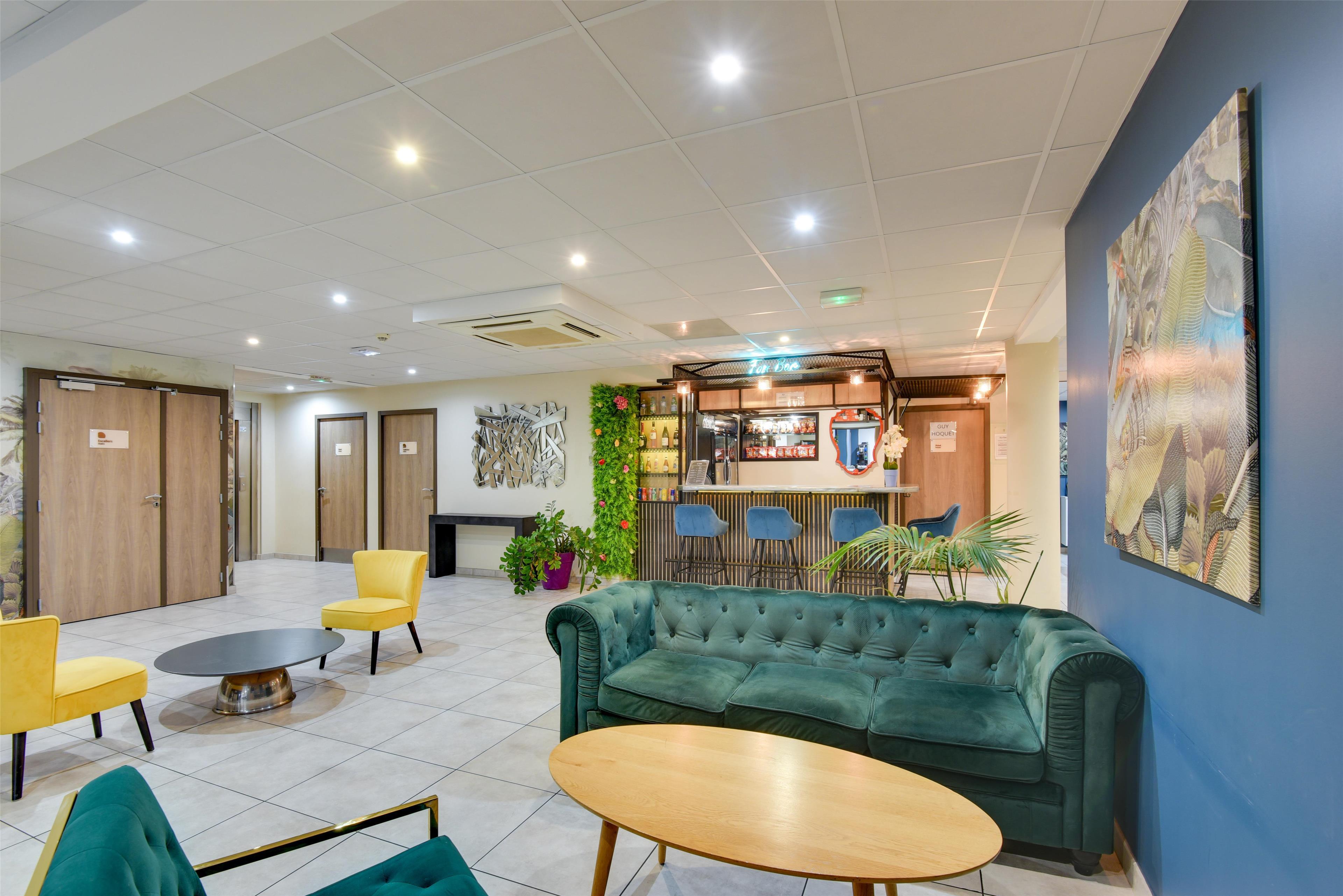 Bar/Salón Kyriad Perpignan Sud