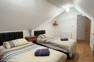 Alquiler Vacacional - Sunny loft apt in London, a perfect base for tourists. Homely with amenities.