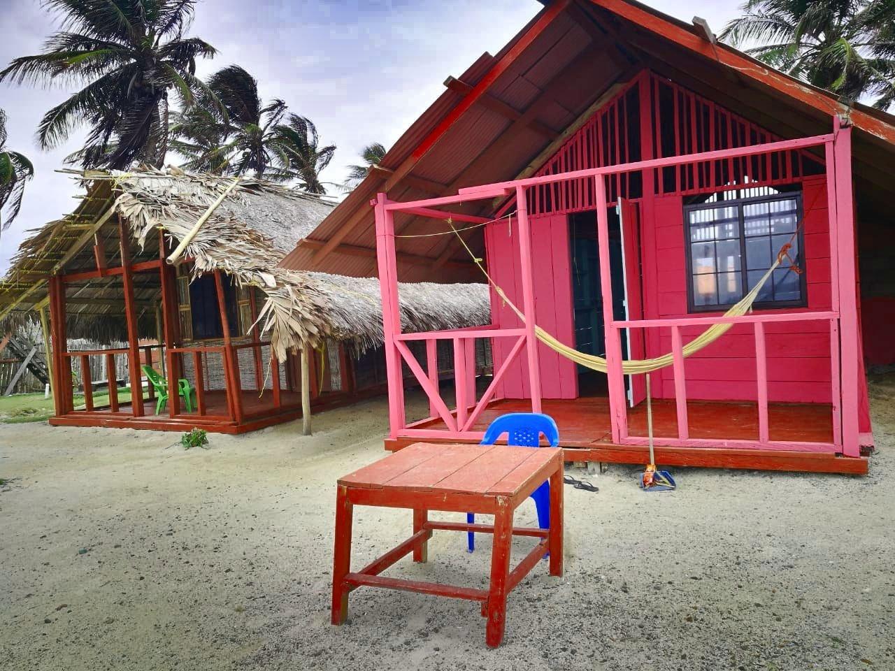 Varios San Blas Lodge