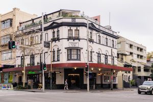 Alojamiento - The Strand Hotel