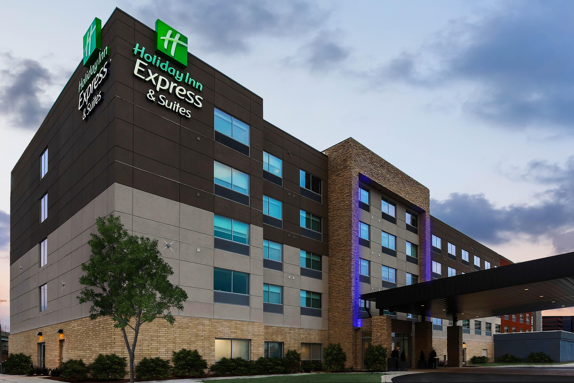 Vista Exterior Holiday Inn Expr & Suites Chicago O'Hare Airport