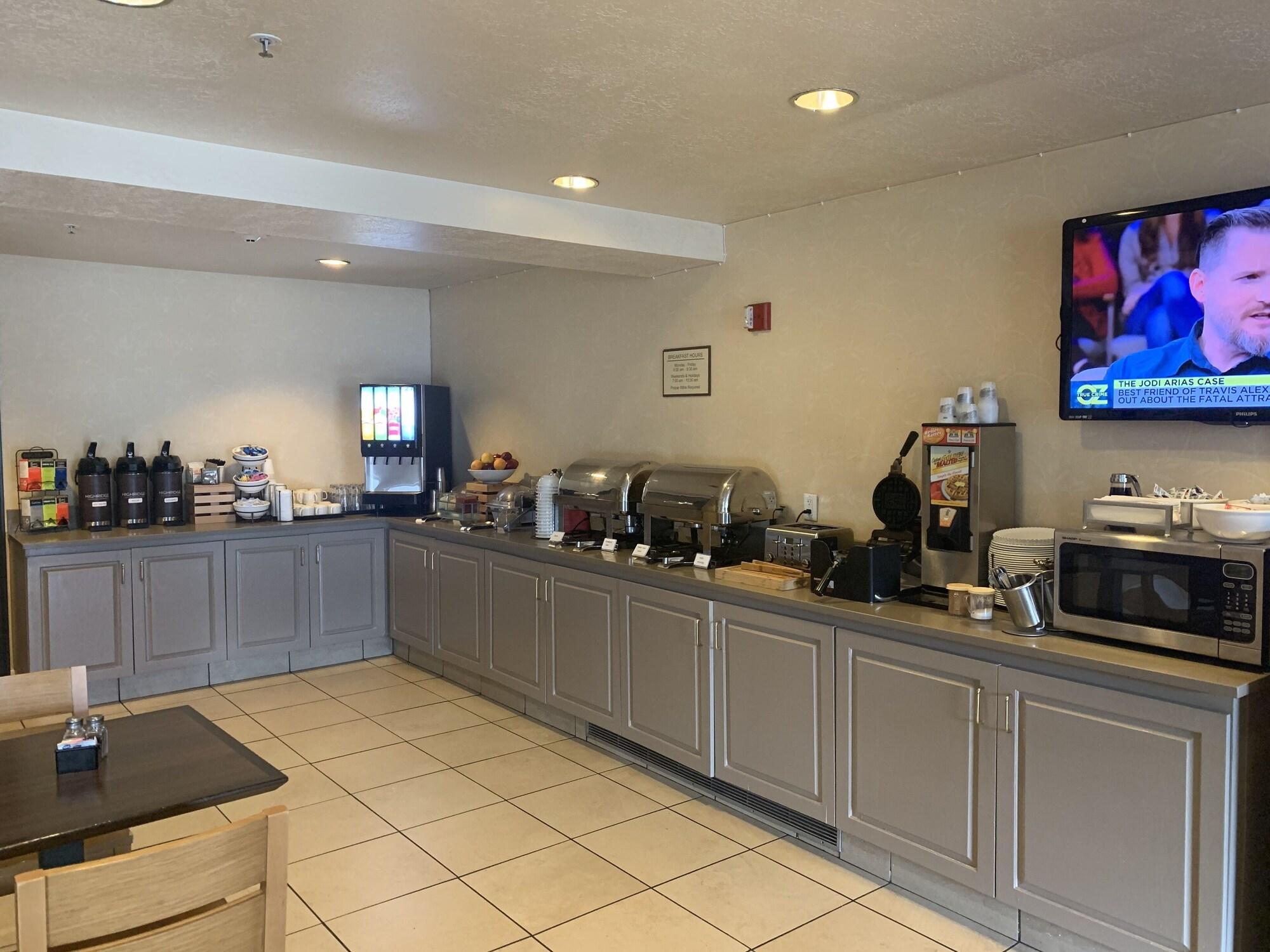 Restaurant Country Inn & Suites by Radisson, West Valley City, UT