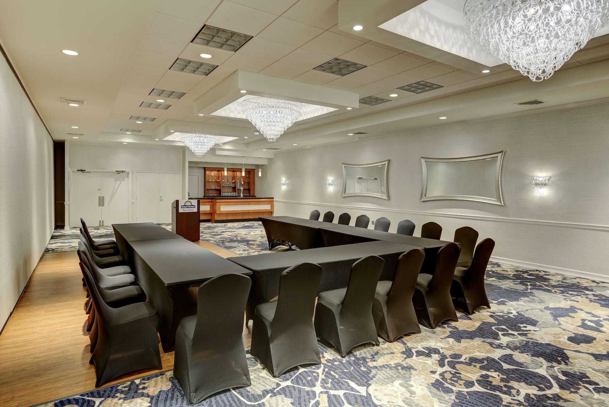 Sala de Reuniones Days Hotel by Wyndham Toms River Jersey Shore