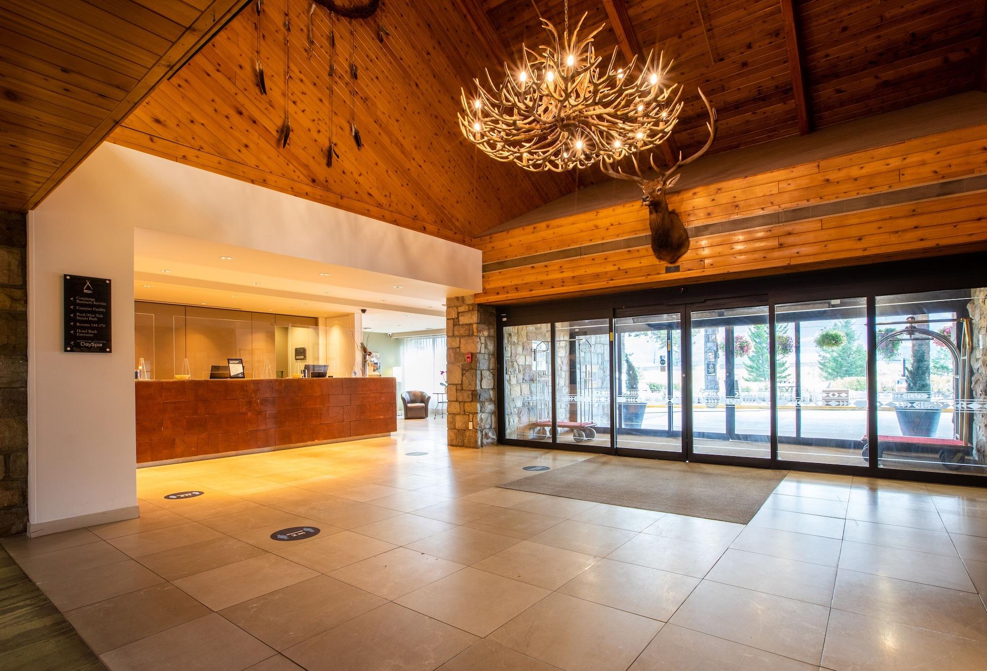 Vista Lobby Forest Park Hotel