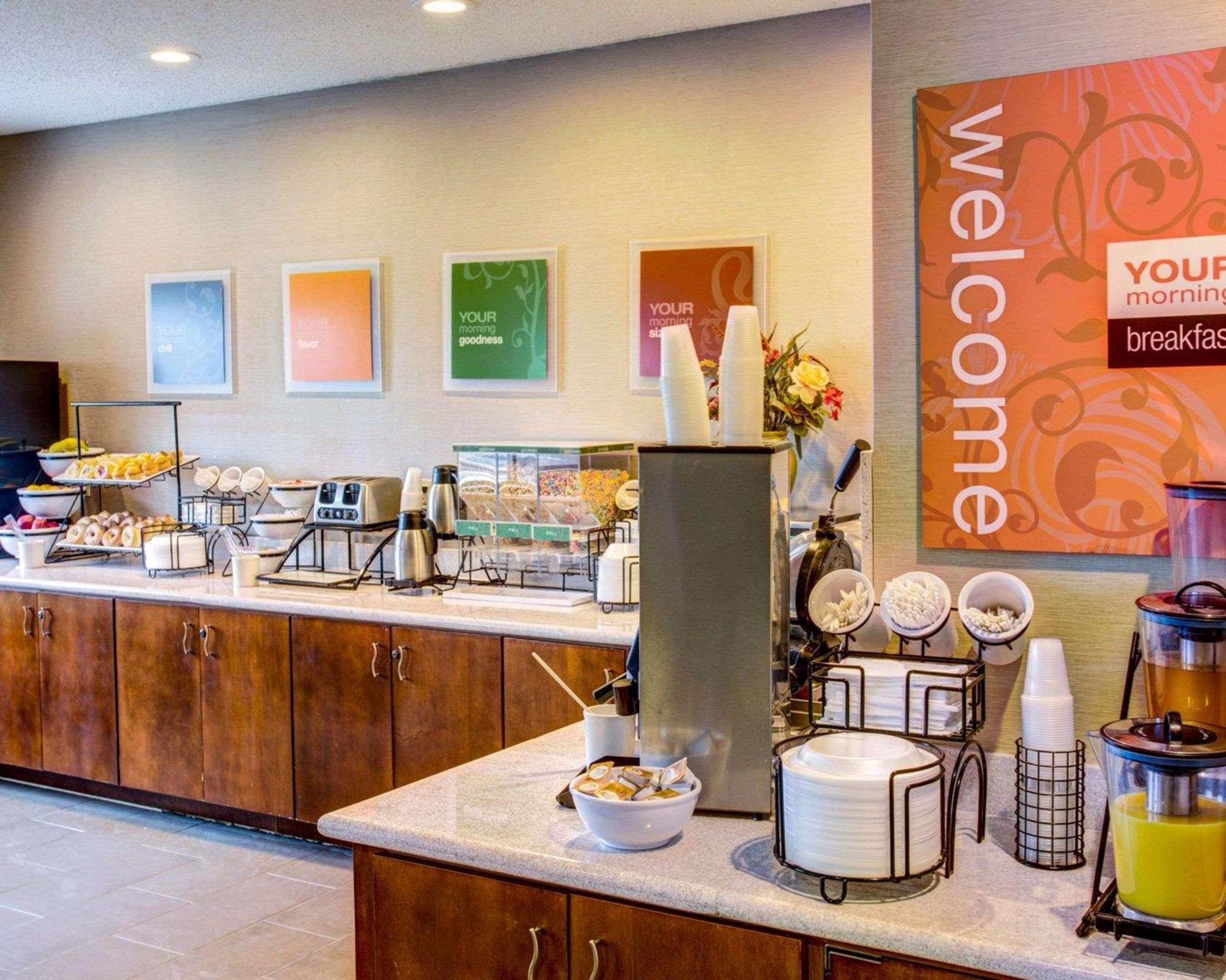 Restaurant Comfort Inn & Suites North Greenfield