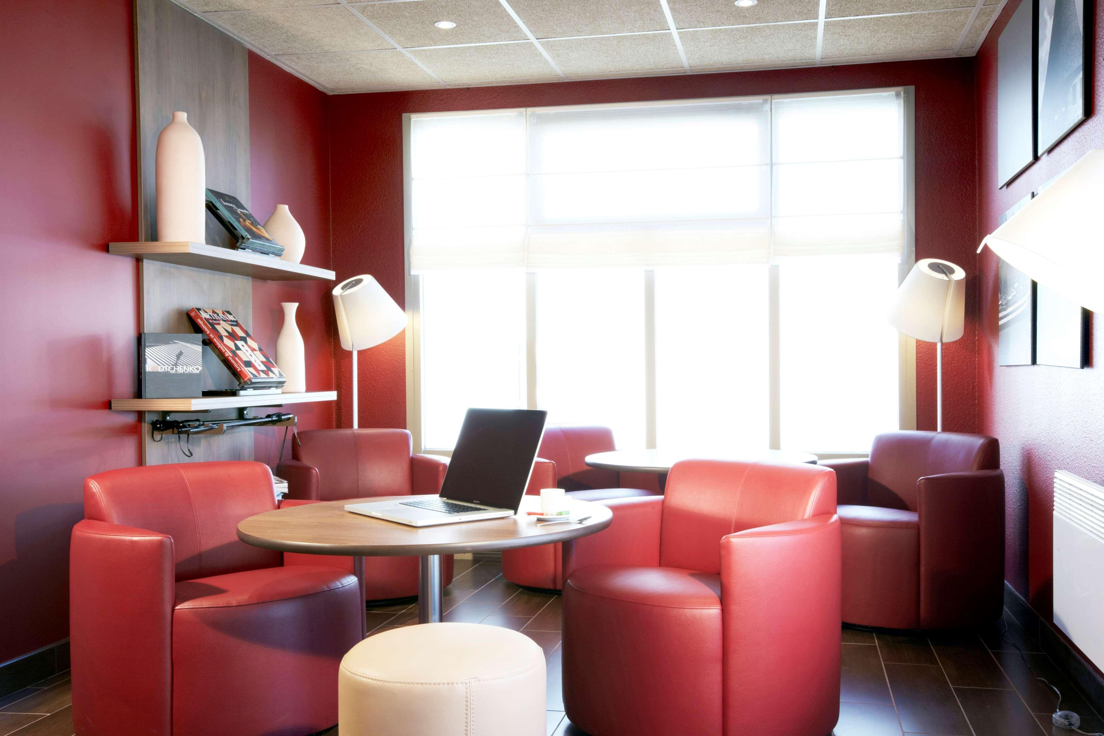 Vista Lobby Campanile Bayonne