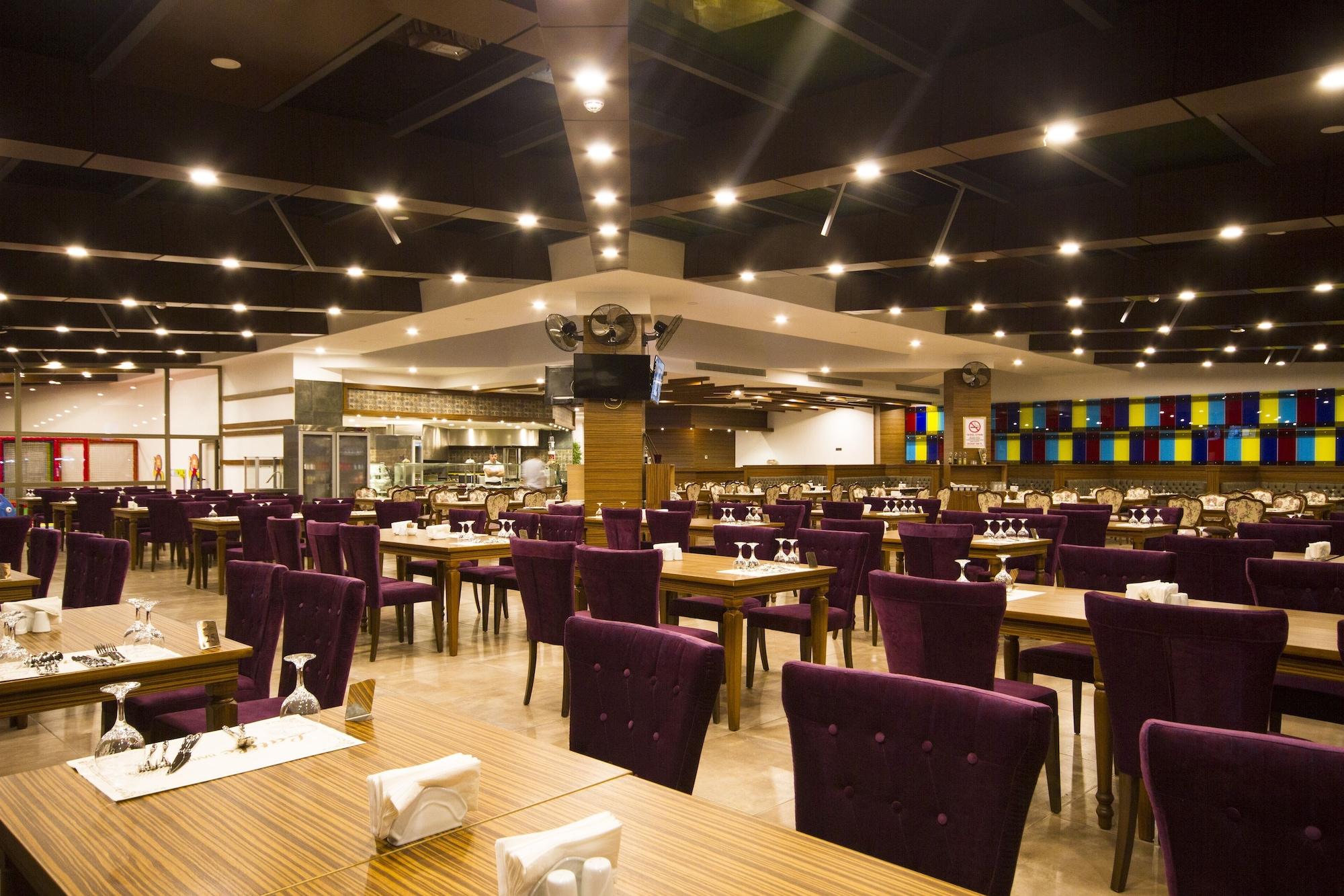Restaurant Sky Business Hotel