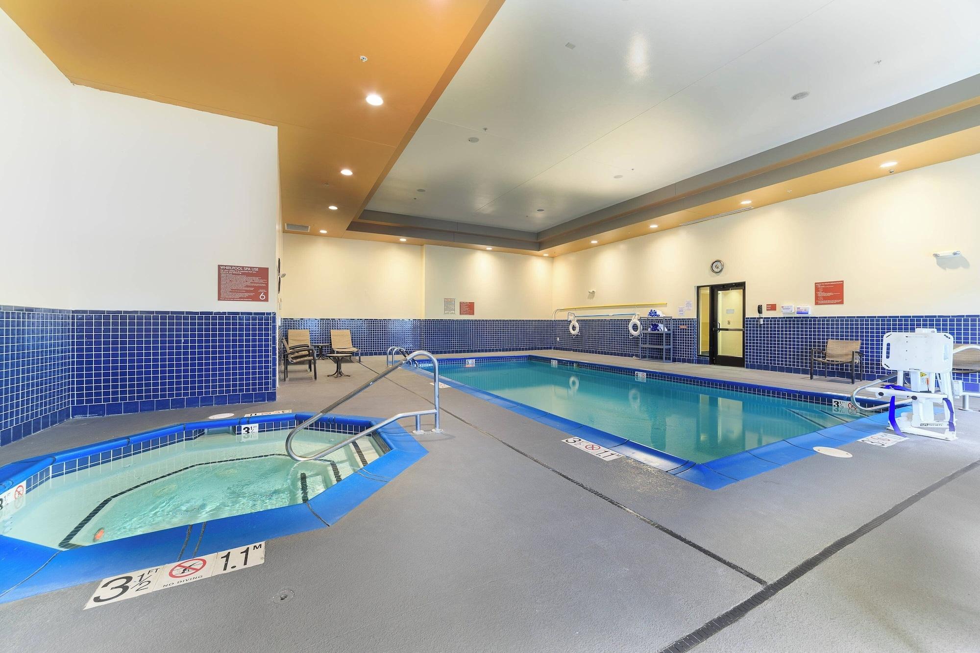 Vista Piscina TownePlace Suites by Marriott Farmington