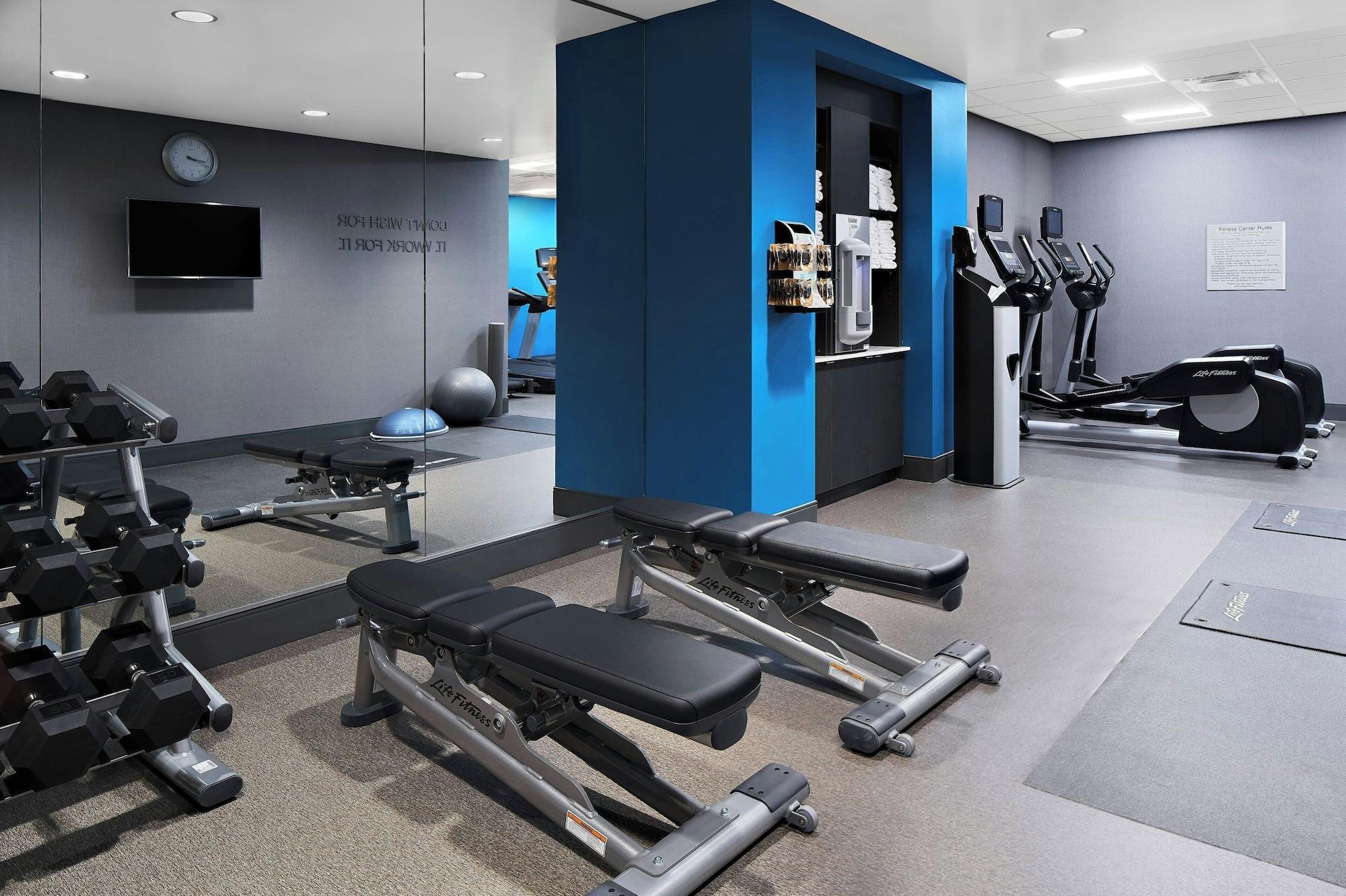 Gimnasio Fairfield Inn&Suite by Marriott Fresno Yosemite Intl Airport