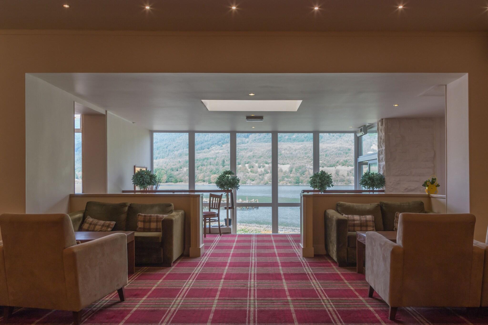 Vista Lobby Arrochar Hotel
