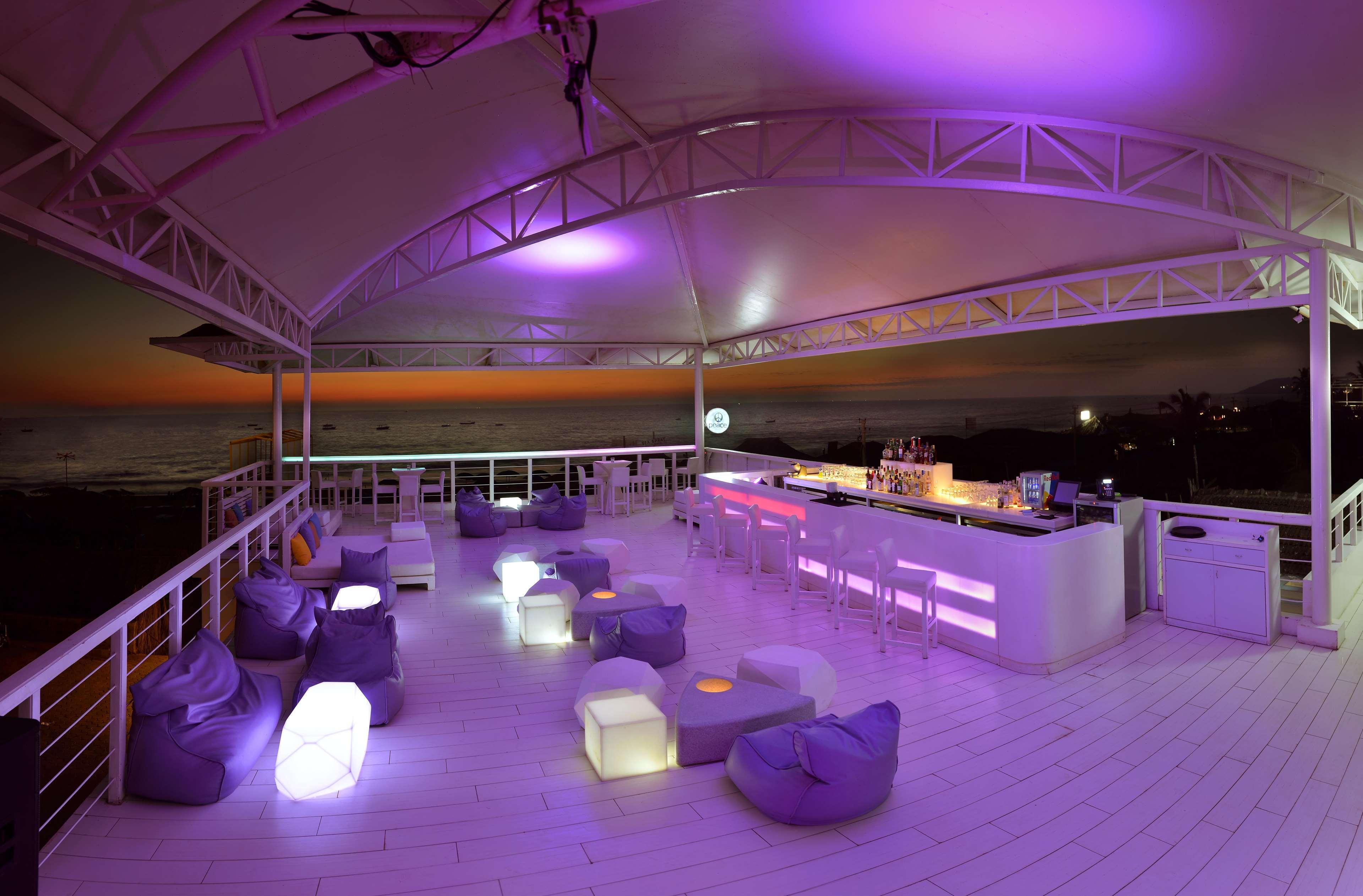 Bar/Salón THE Park Calangute Goa