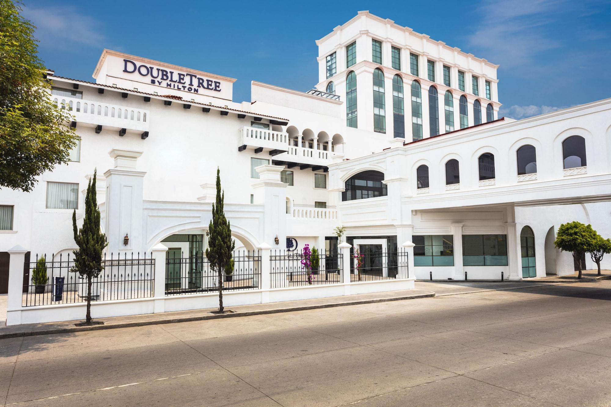 Vista Exterior DoubleTree by Hilton Toluca