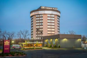 Alojamiento - Crowne Plaza Saddle Brook