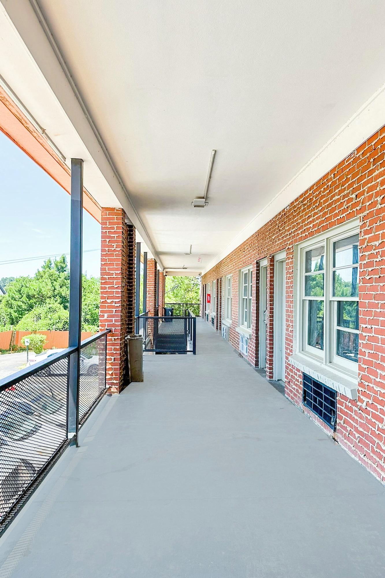 Vista Lobby Sunrise Inn By OYO Albany