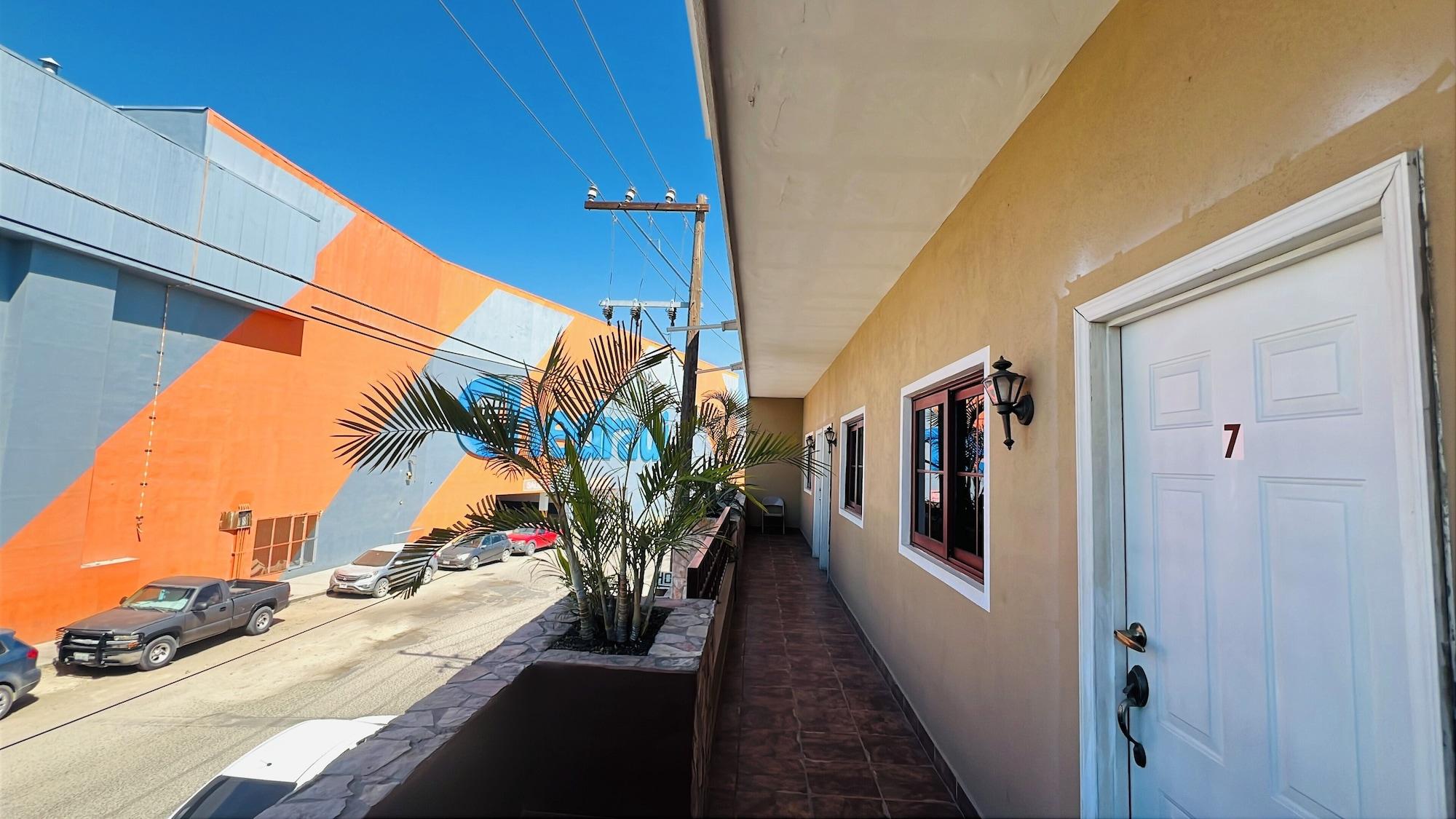 Vista Exterior Hotel Colonos Los Cabos