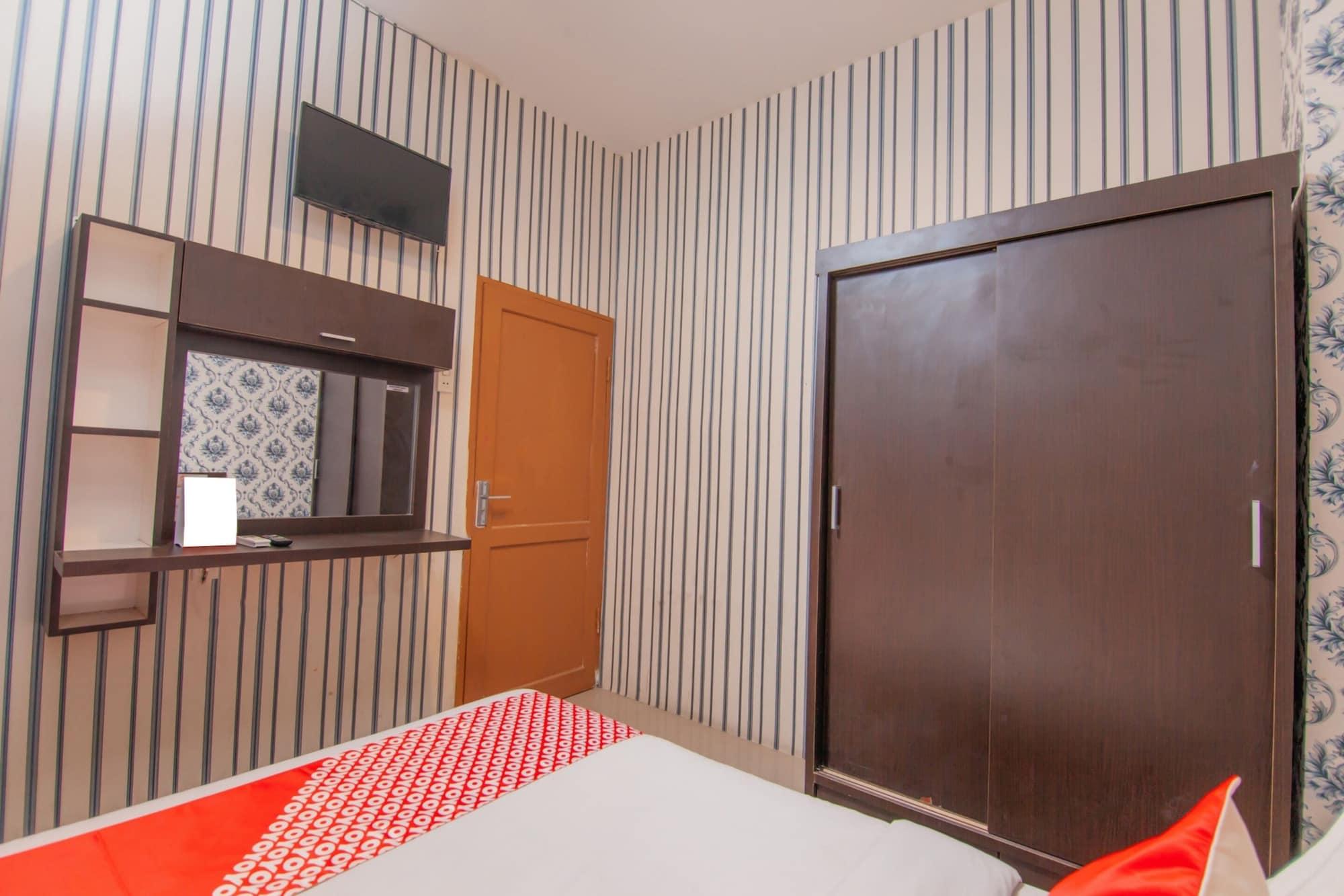 Set de Habitación OYO 2310 Residence 68