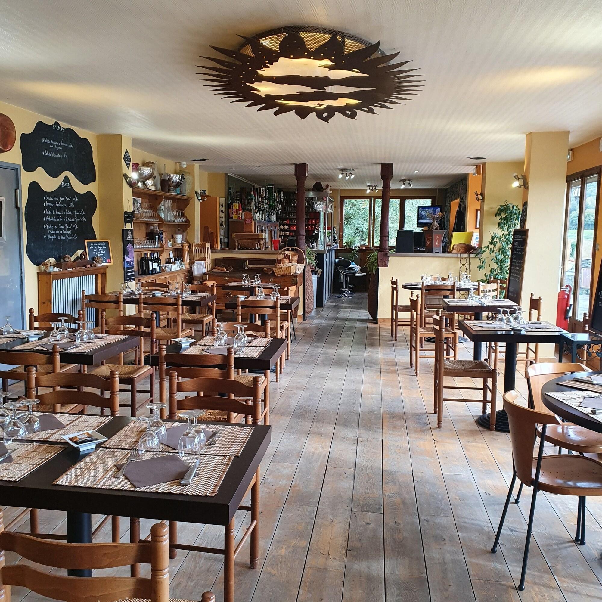 Restaurant La Tour Du Loup